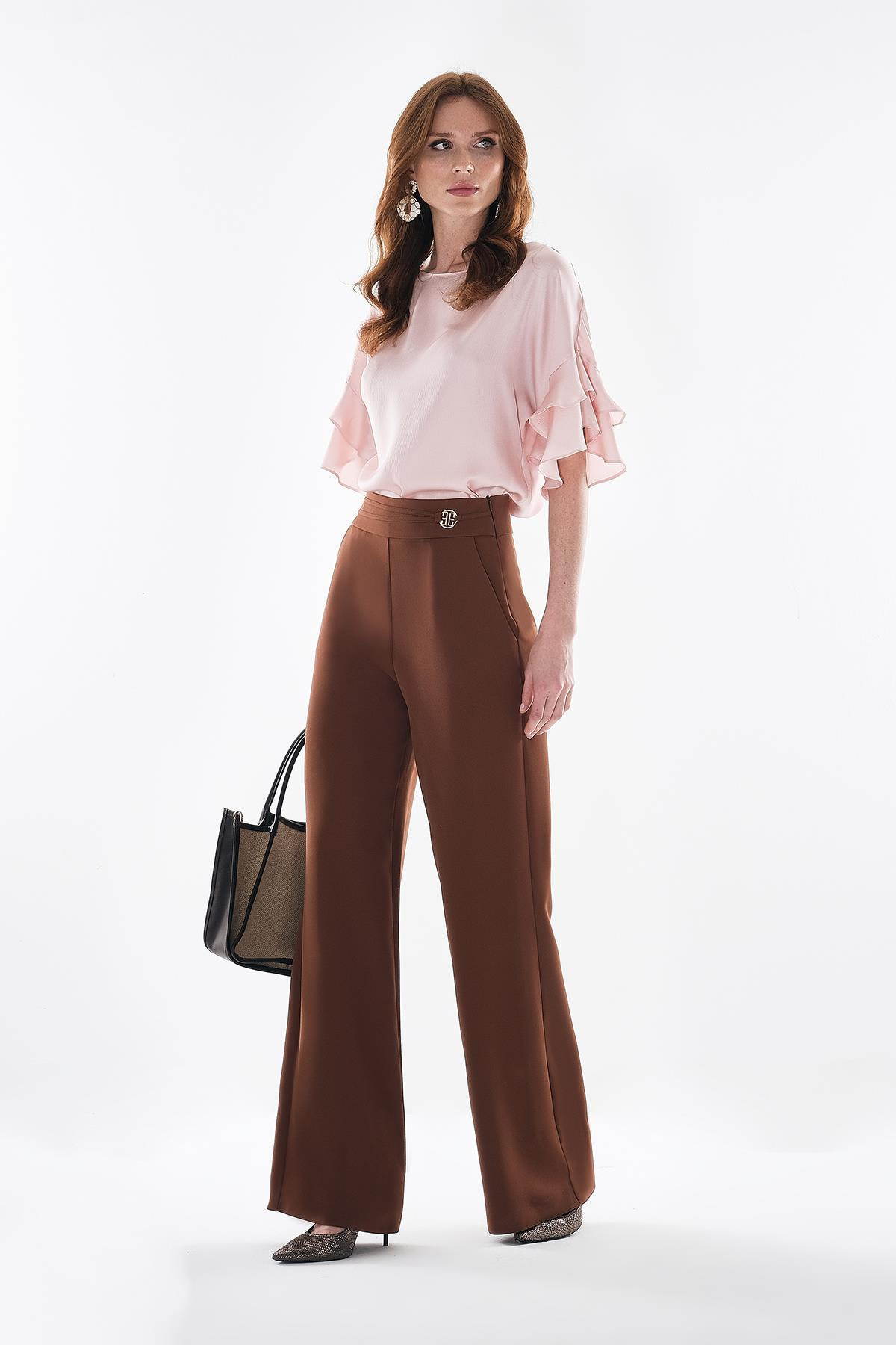 E Logolu Gold Aksesuarlı Beli Dikiş Detaylı Yandan Cepli Bol Paça Pantolon