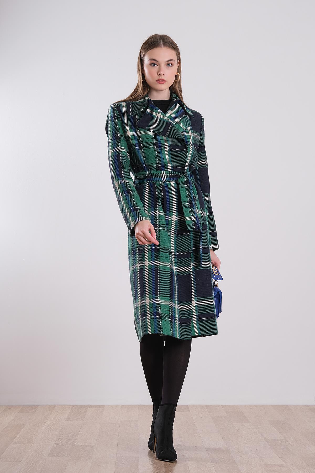 Ekose Detaylı Kuşaklı Kaban