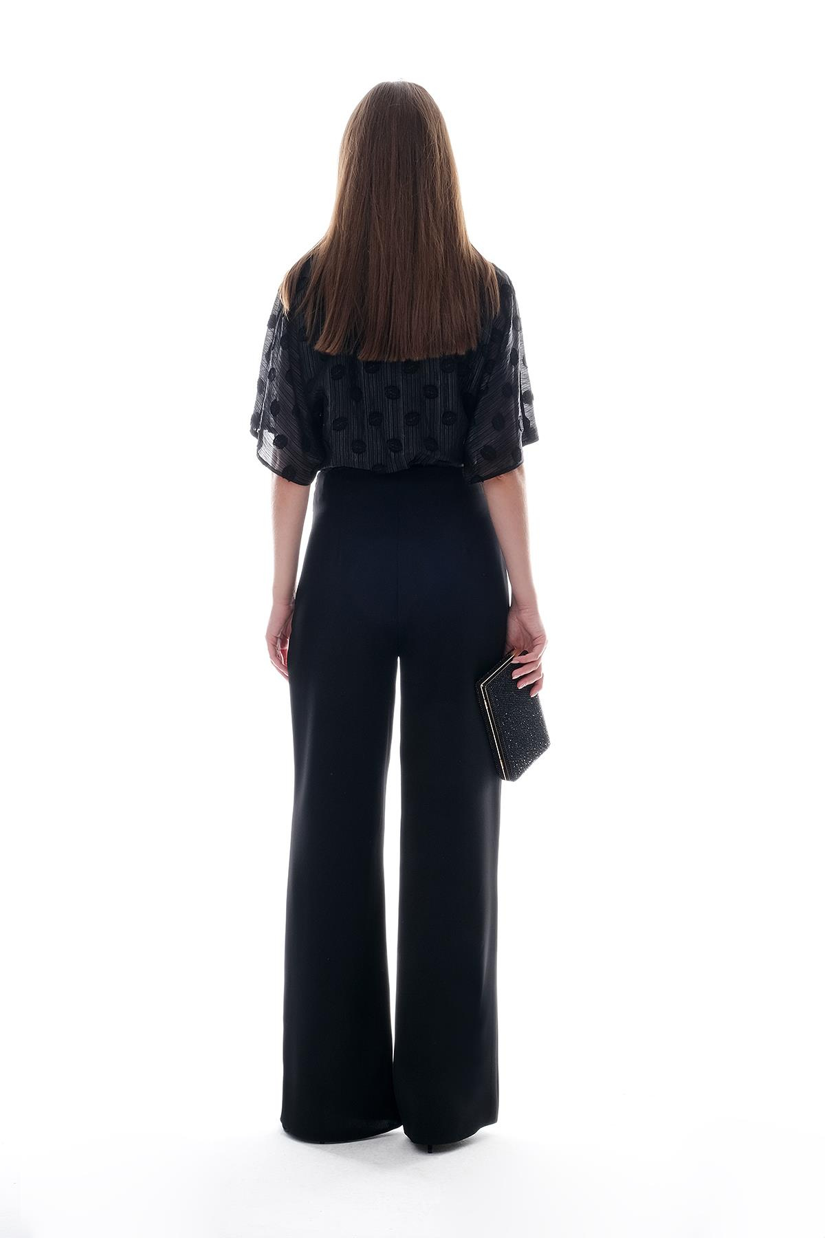 Gold Aksesuarlı Bol Paça Pantolon