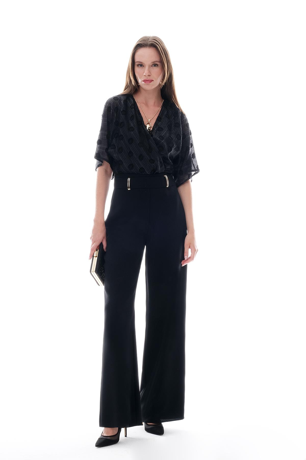 Gold Aksesuarlı Bol Paça Pantolon