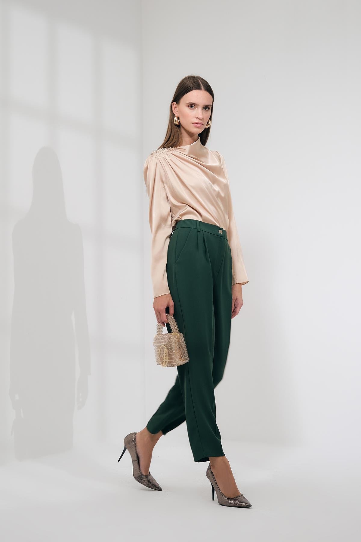 Gold Düğmeli Pilili Pantolon