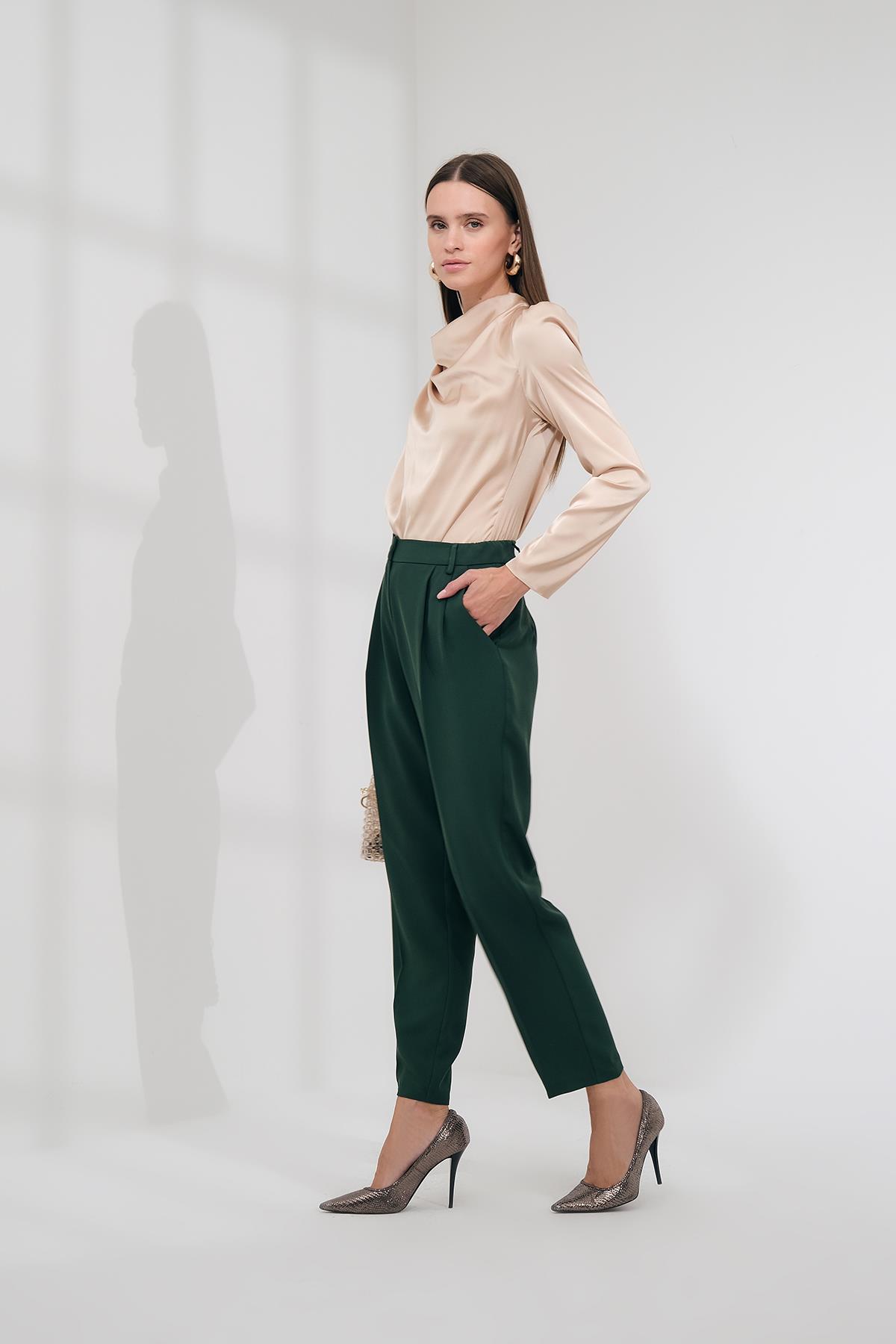 Gold Düğmeli Pilili Pantolon