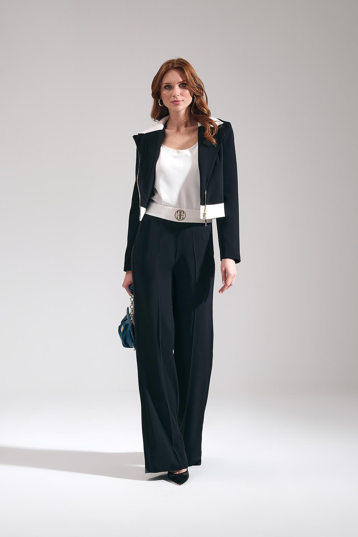 Gold Logo Aksesuarlı Bol Paçalı Pantolon