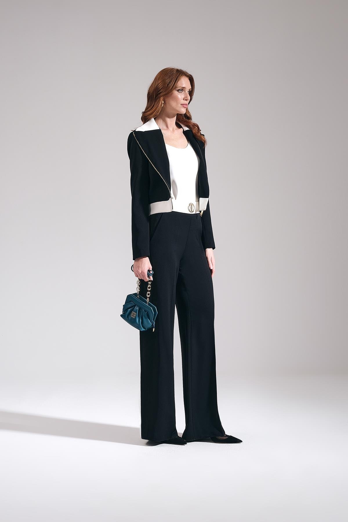 Gold Logo Aksesuarlı Bol Paçalı Pantolon