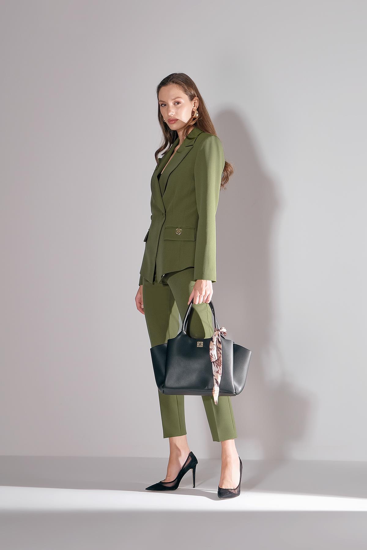 Gold Logo Aksesuarlı Dar Paça Pantolon