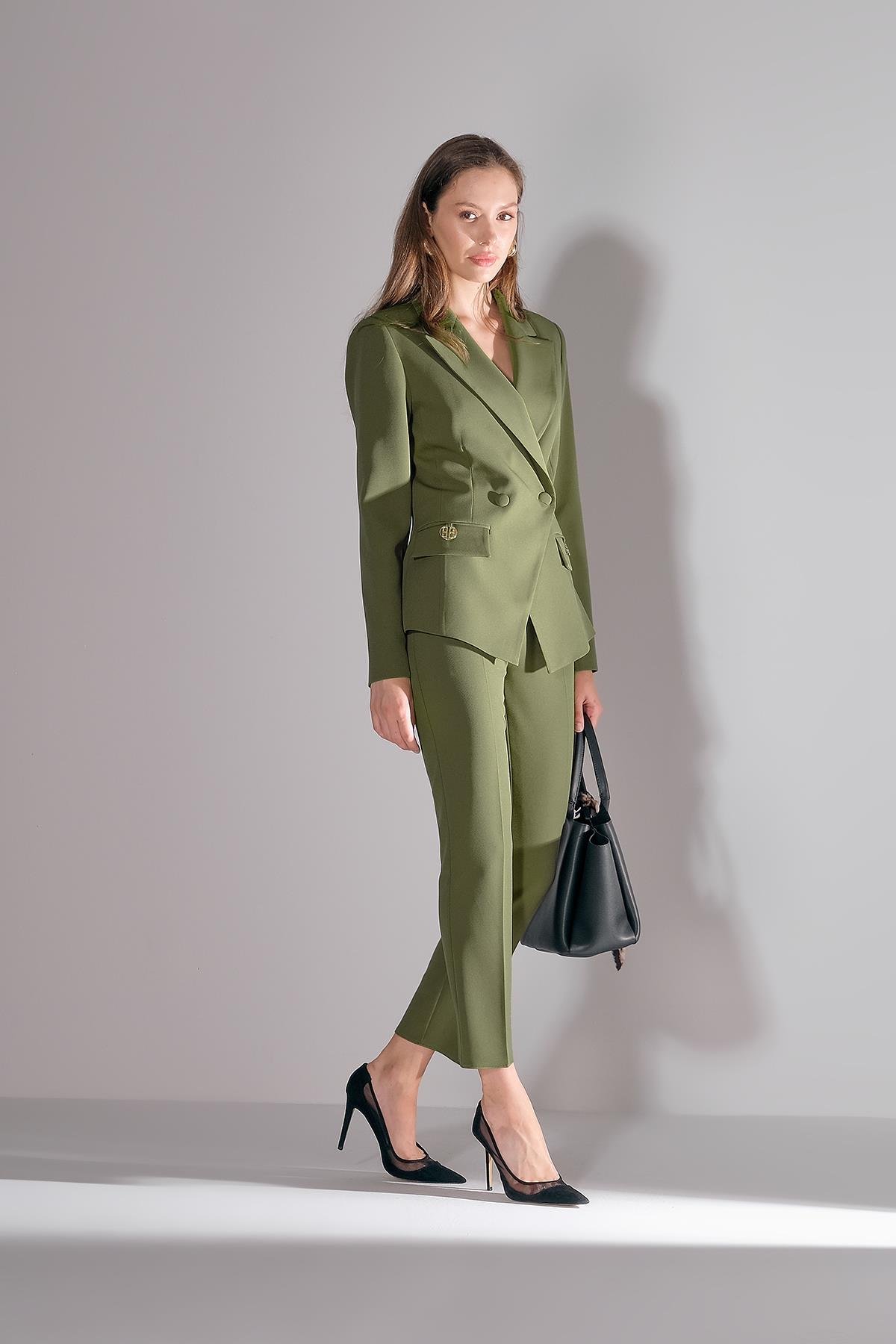 Gold Logo Aksesuarlı Dar Paça Pantolon