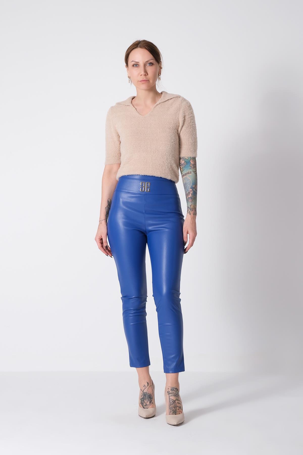 Gold Metal Logolu Suni Deri Dar Pantolon