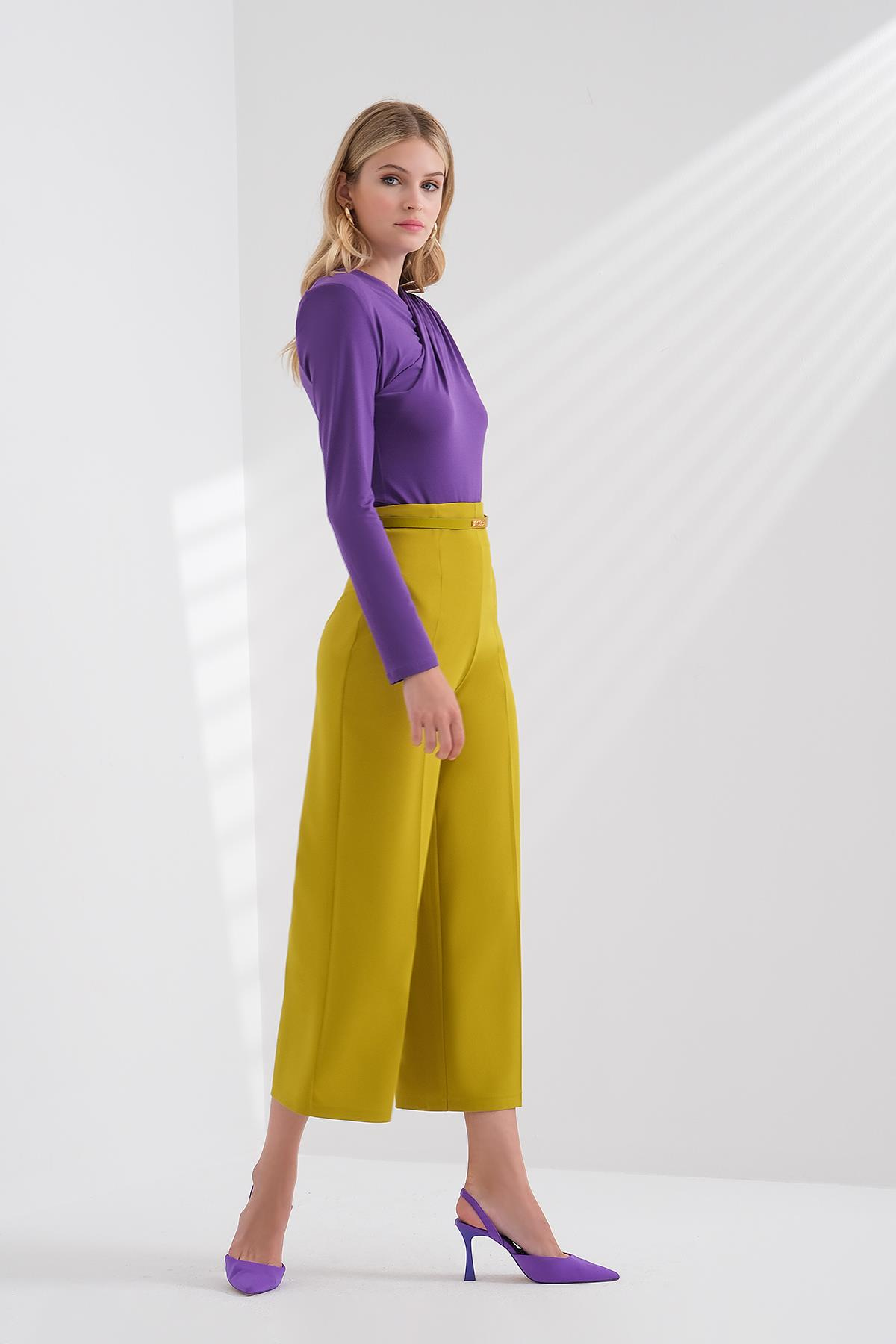 Kemerli Yüksek Bel Kısa Pantolon