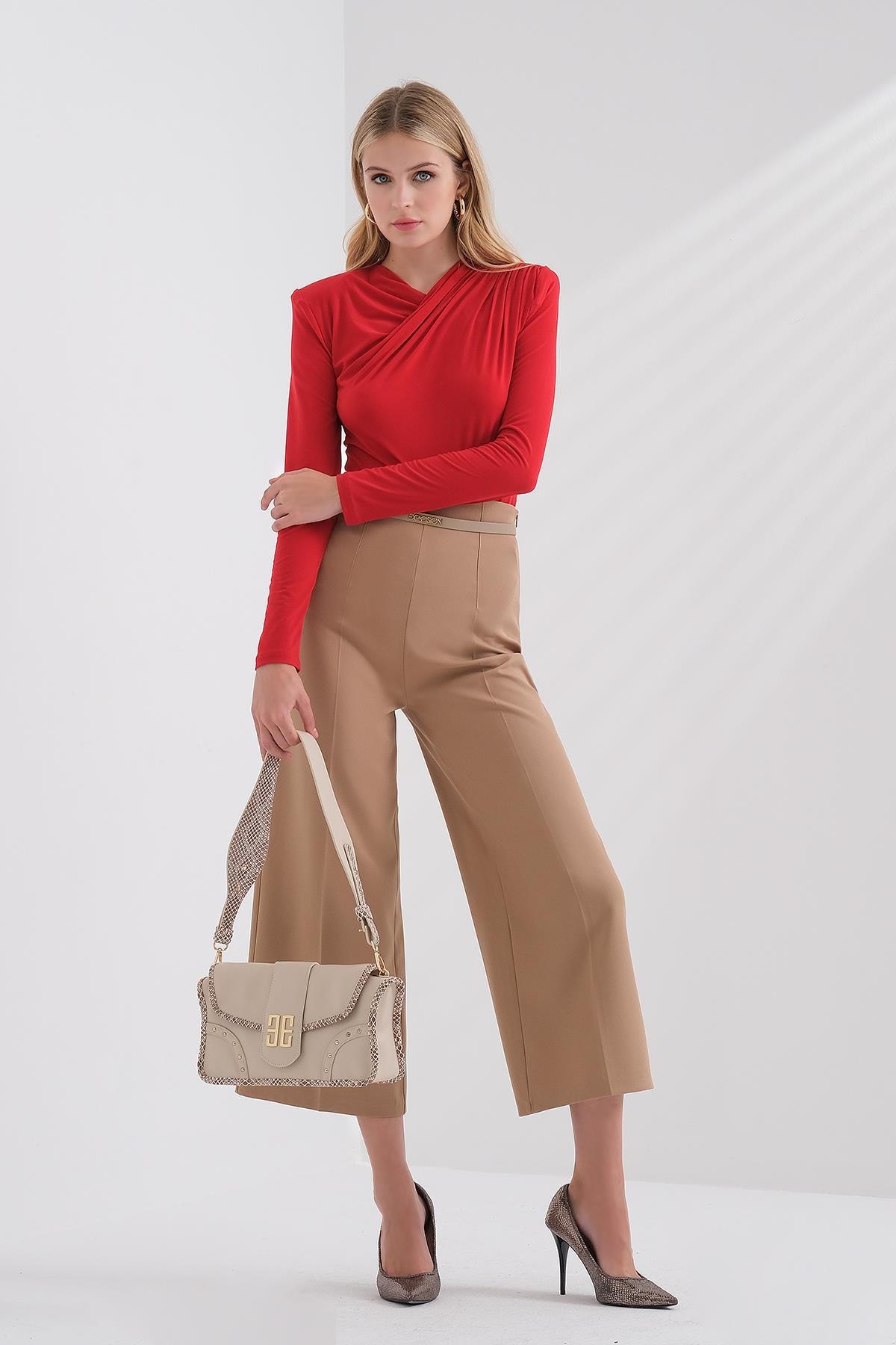 Kemerli Yüksek Bel Kısa Pantolon