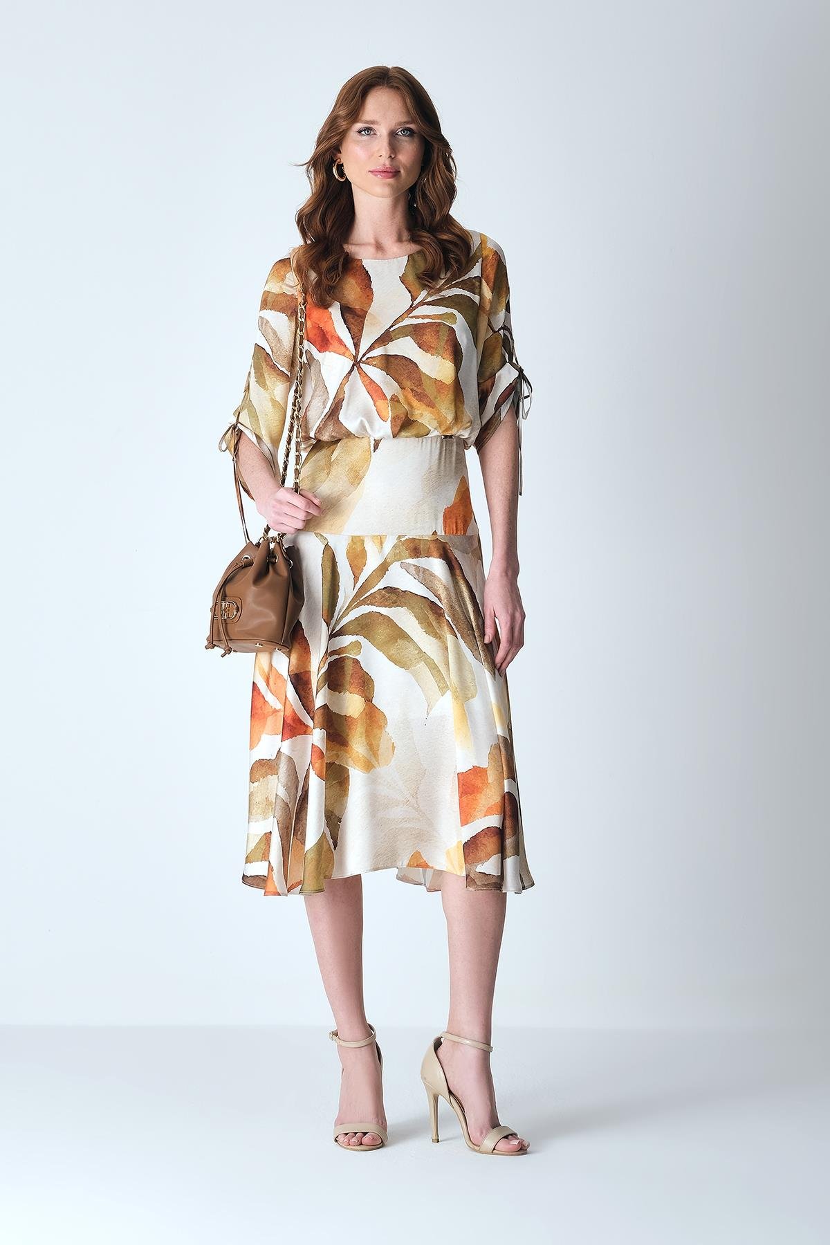 Korsajlı Midi Boy Kloş Etekli Elbise