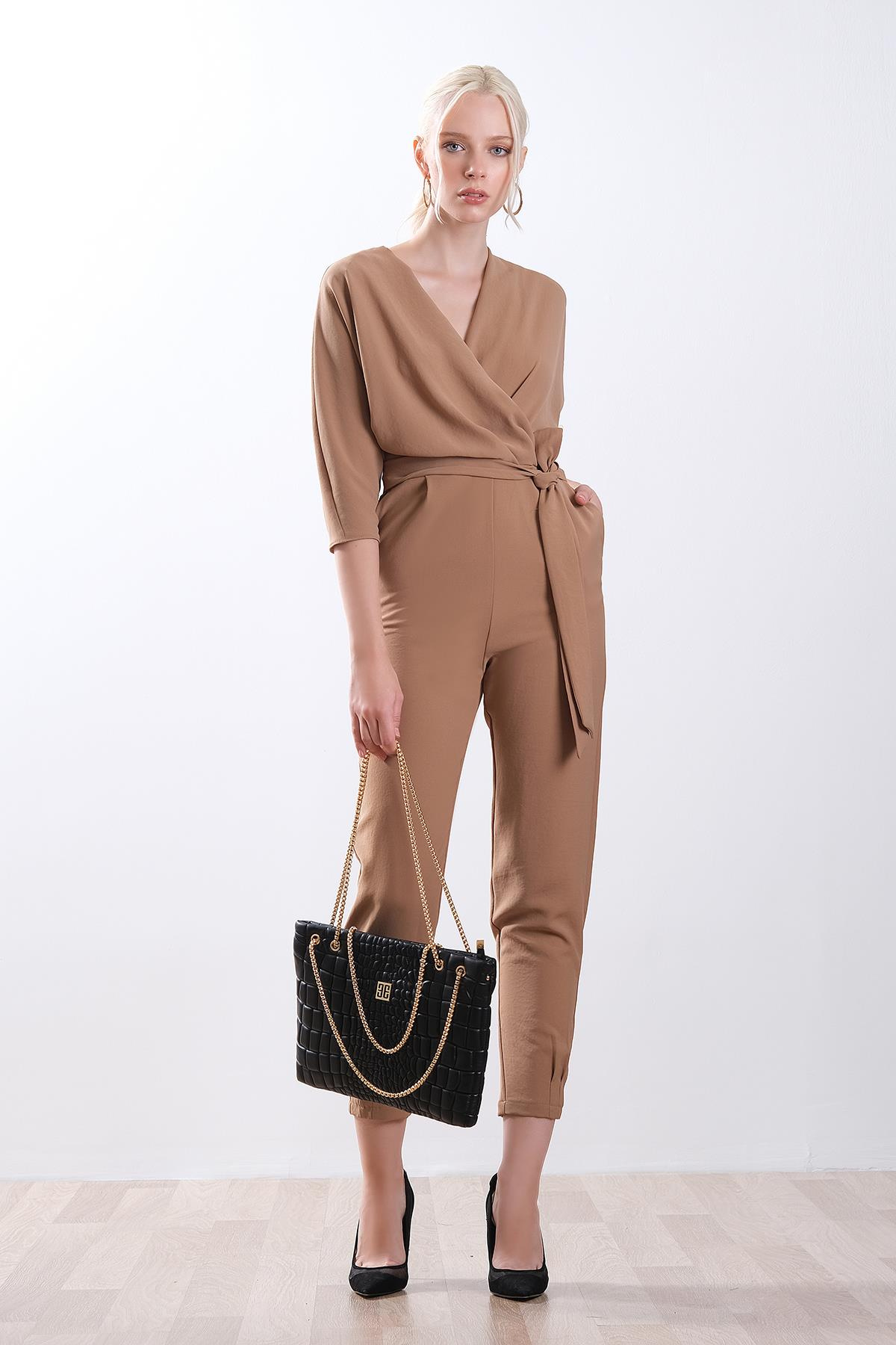 Kruvaze Yakalı Kuşaklı Tulum