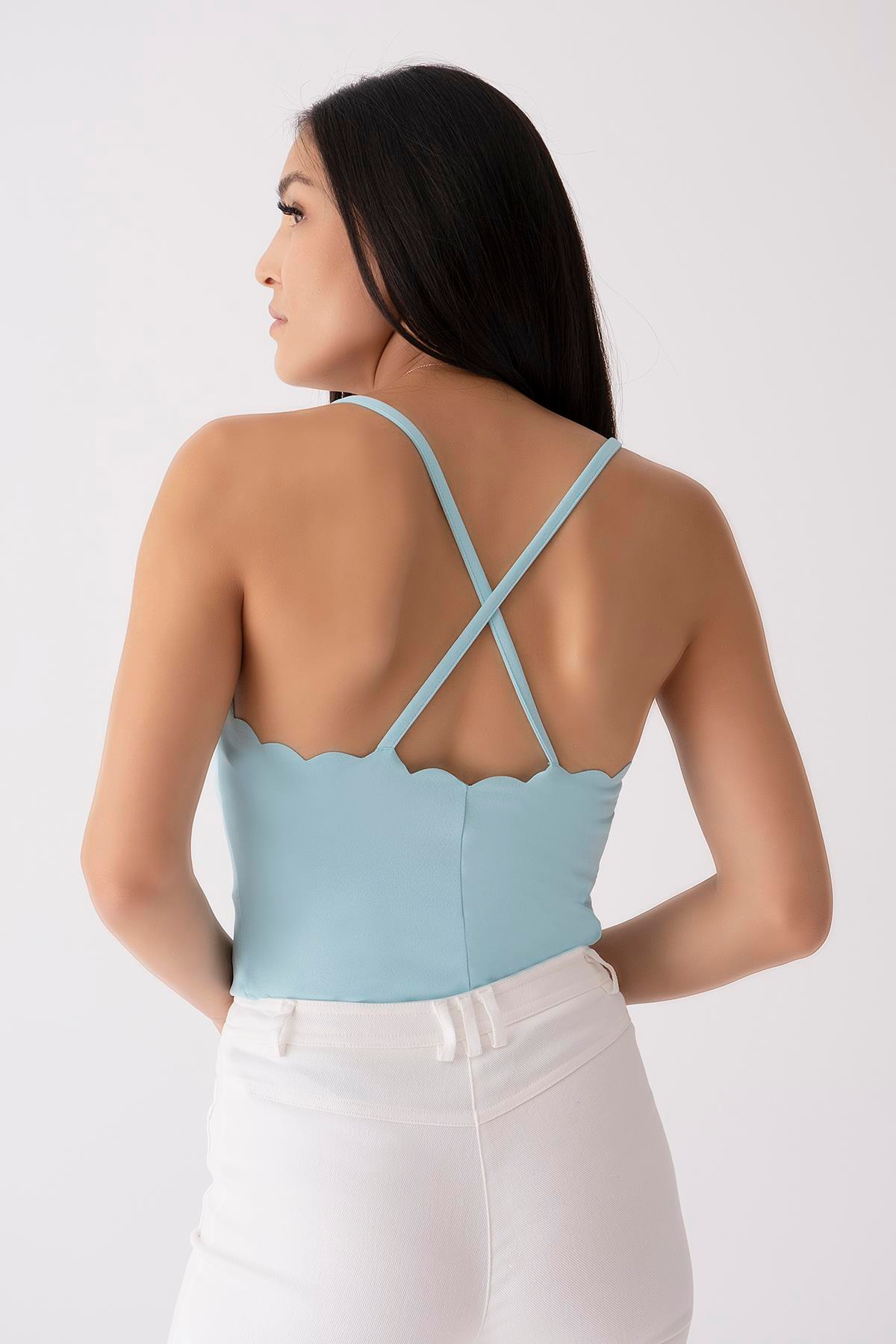 Lazer Kesim Askılı Bluz