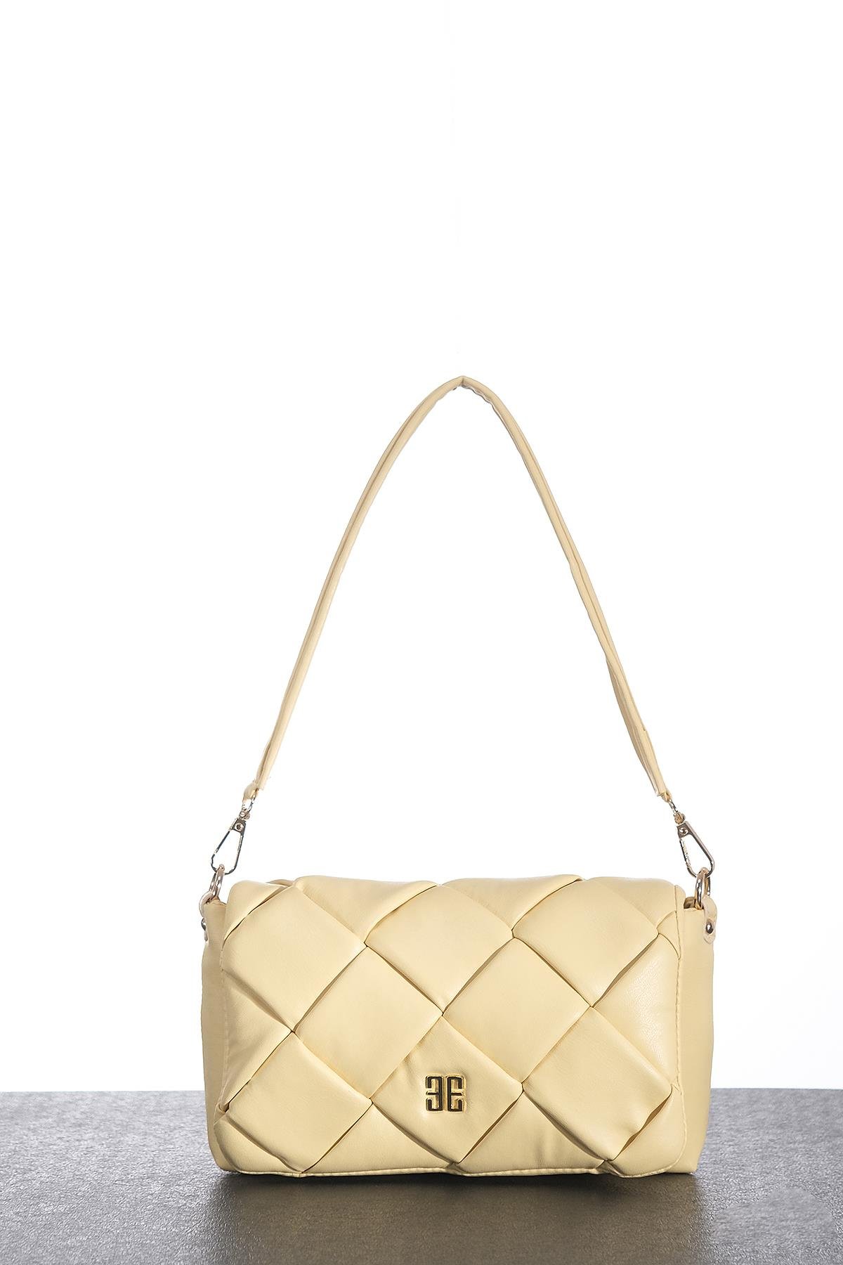 Logo Desenli Askılı Puf Çanta