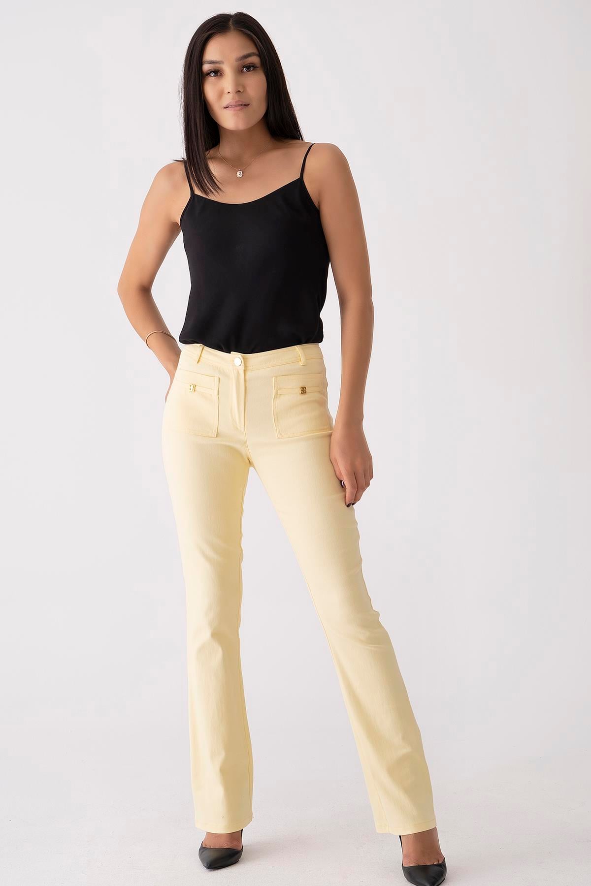 Logolu Cep Detaylı Pantolon