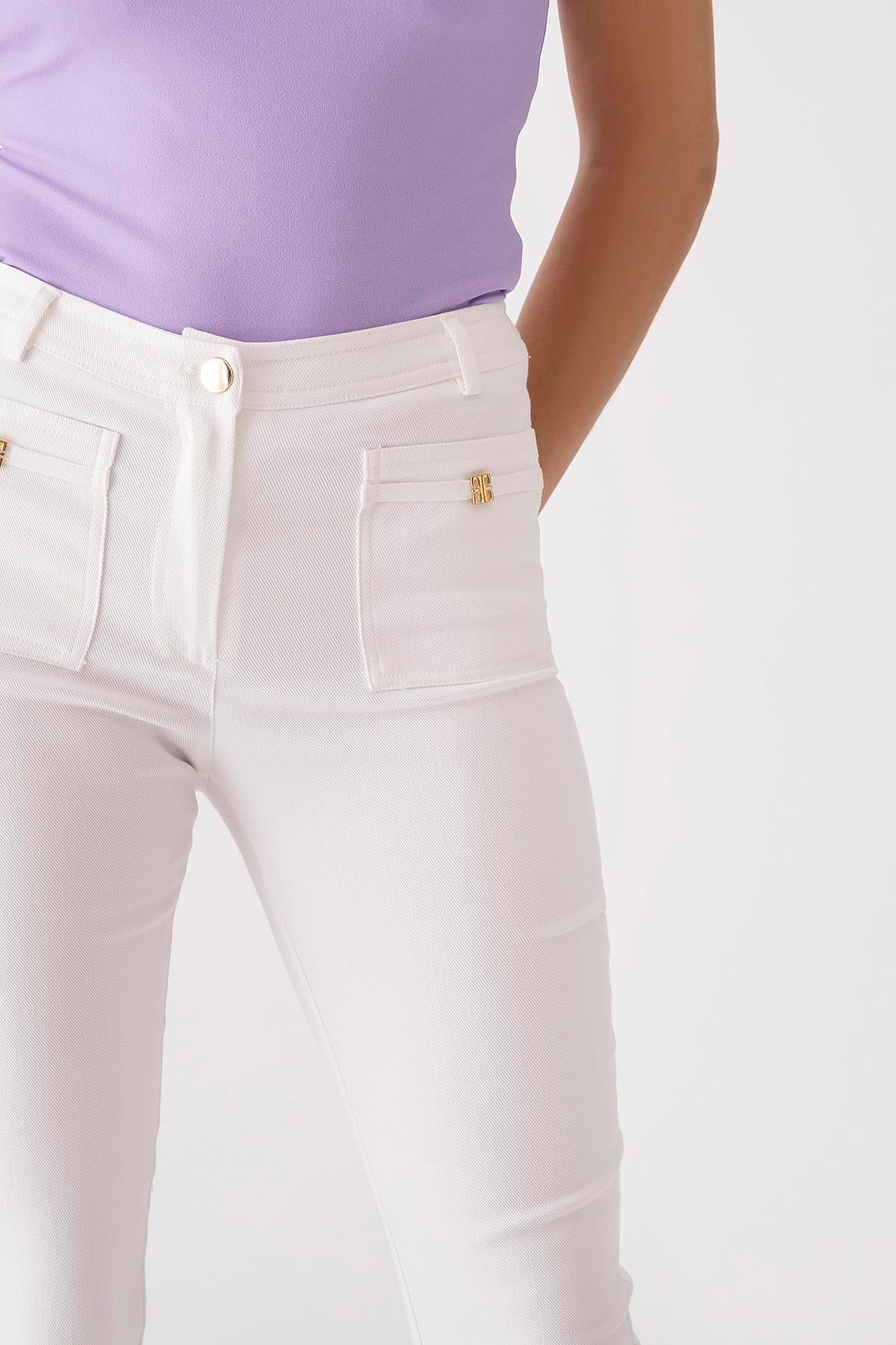 Logolu Cep Detaylı Pantolon