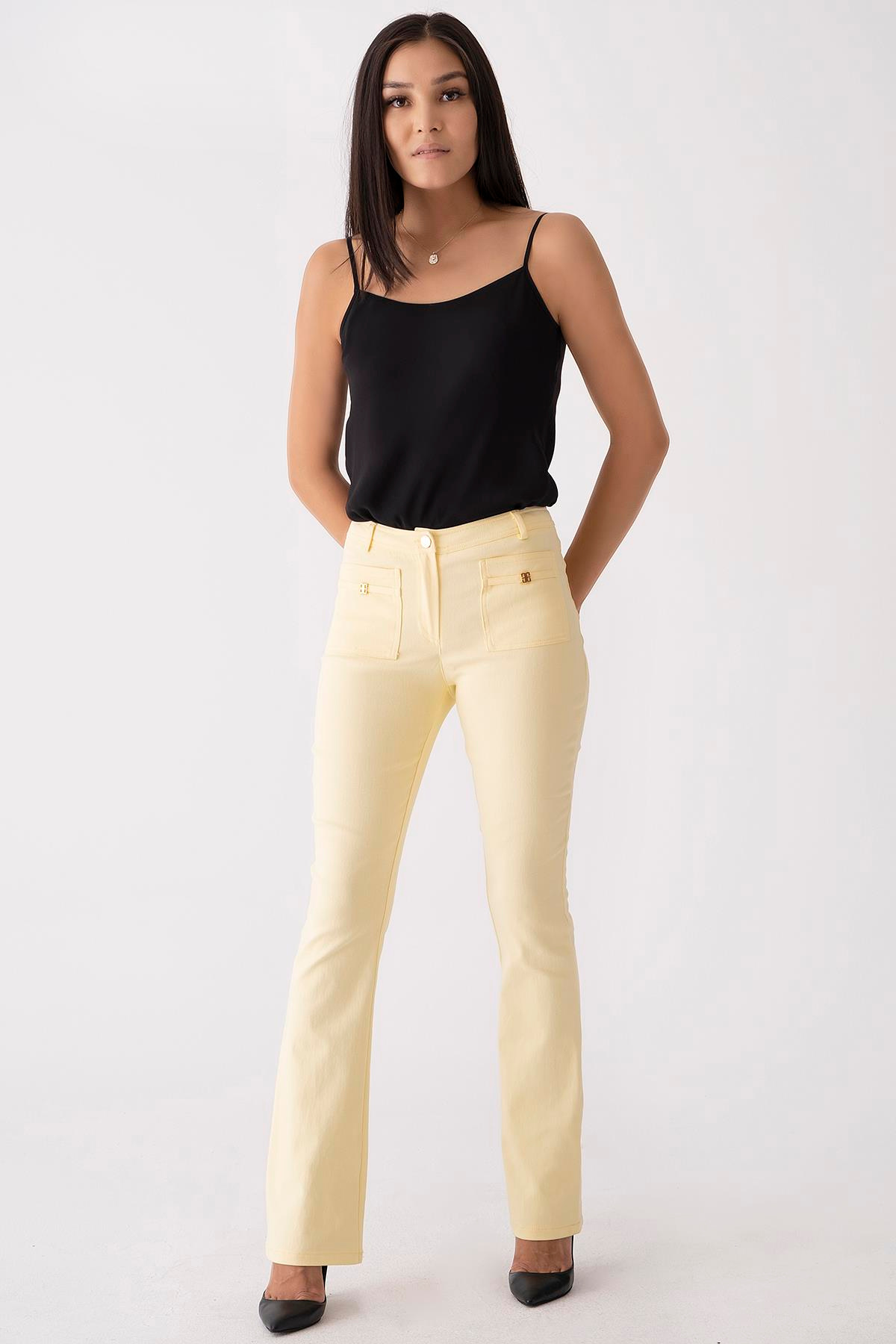 Logolu Cep Detaylı Pantolon