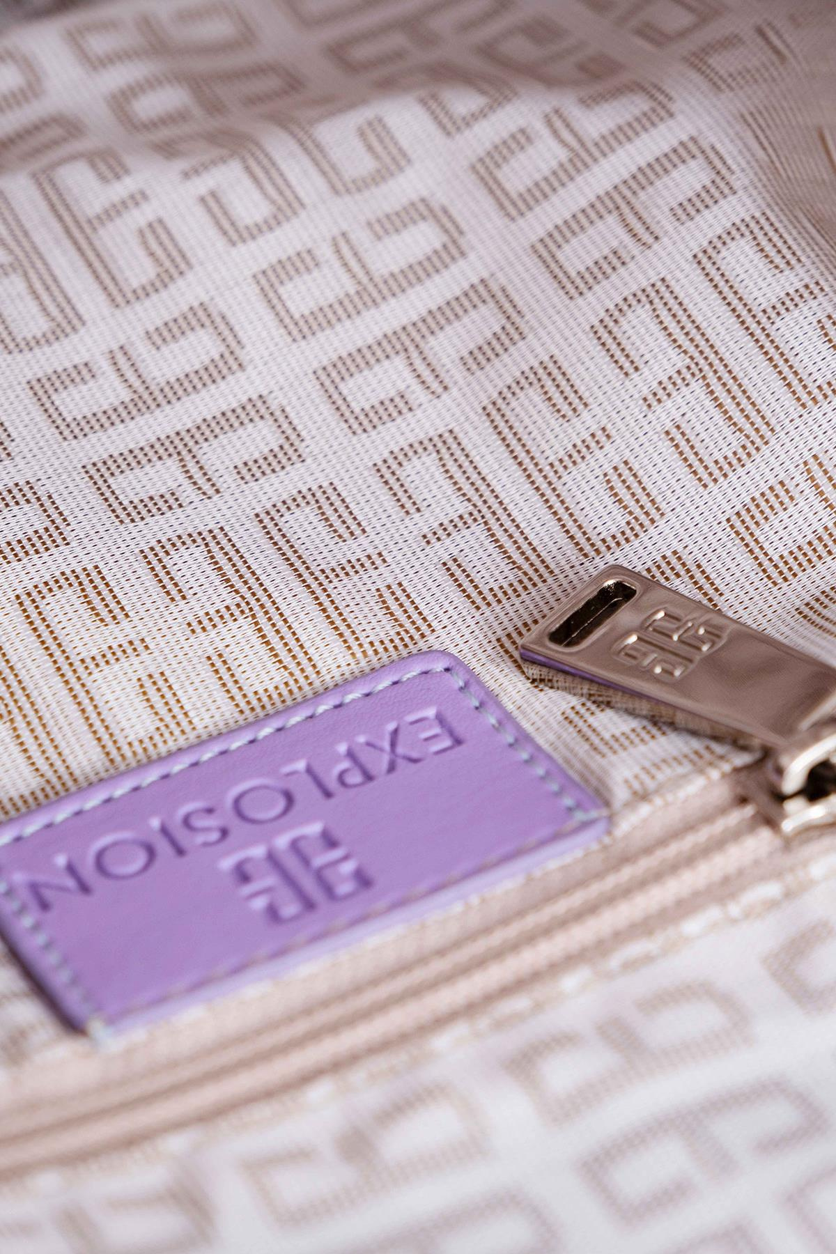 Logolu Kapitone Clutch Çanta