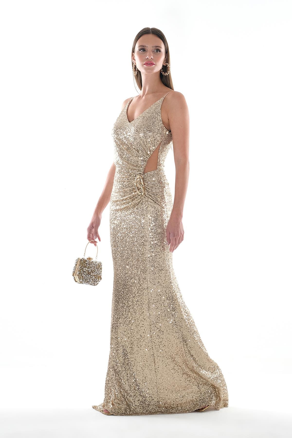 Payet V yakalı Askılı Gold Aksesuarlı Beli Dekolteli Maksi Boy Abiye Elbise