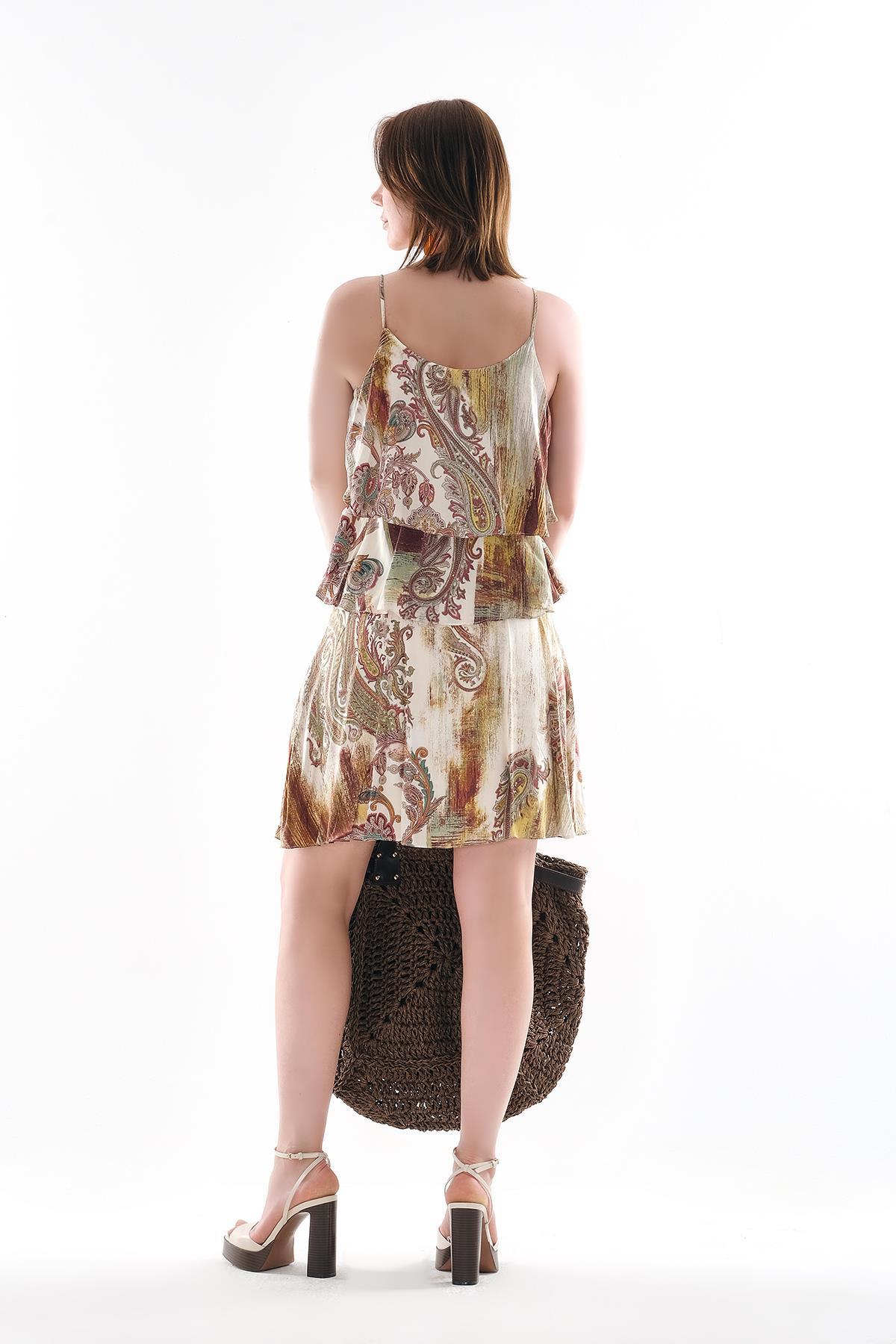 Renkli Ve Dinamik Desenli Katlı Mini Elbise