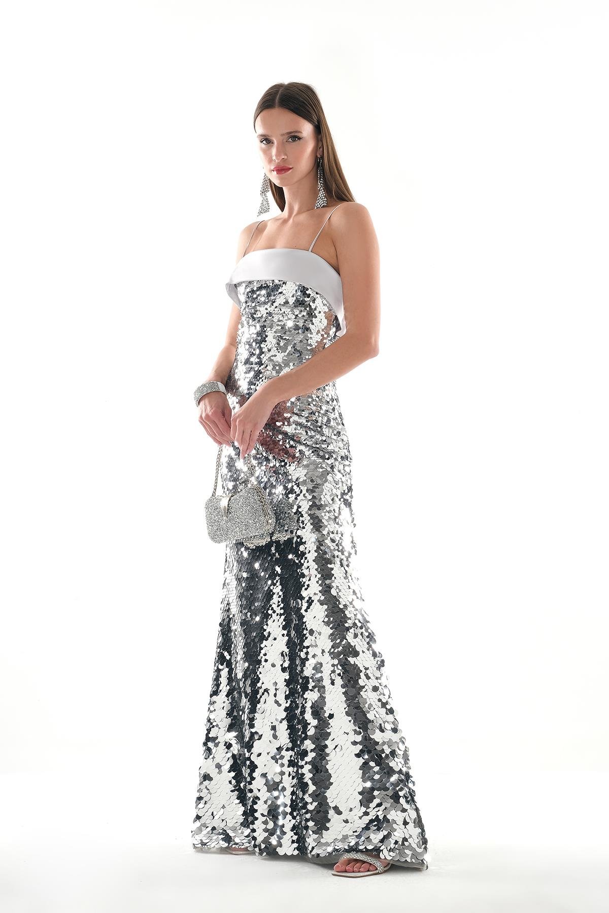 Saten Garnili Pul Payet İnce Askılı Metal Fermuarlı Maksi Boy Abiye Elbise