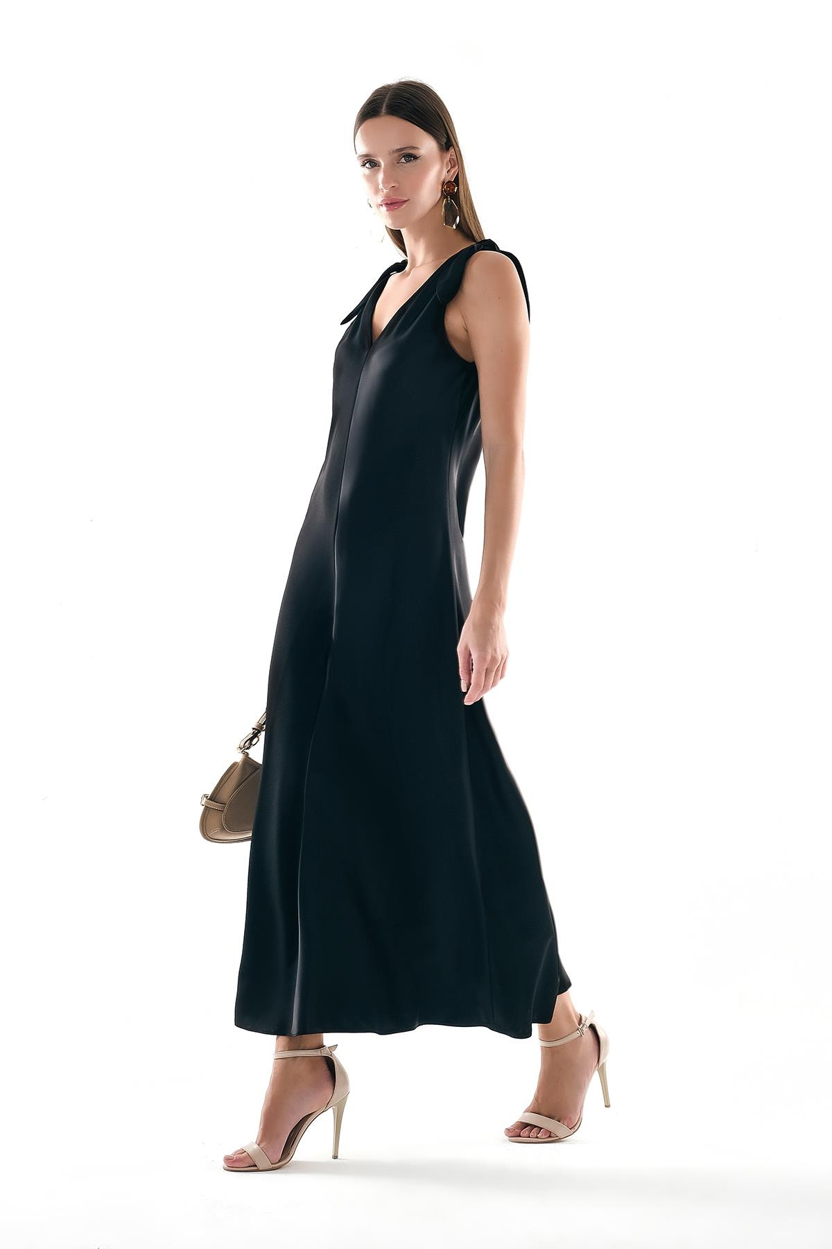 Saten Omuzu Bağlamalı Çift Taraf Kumaş Detaylı Midi Boy Elbise