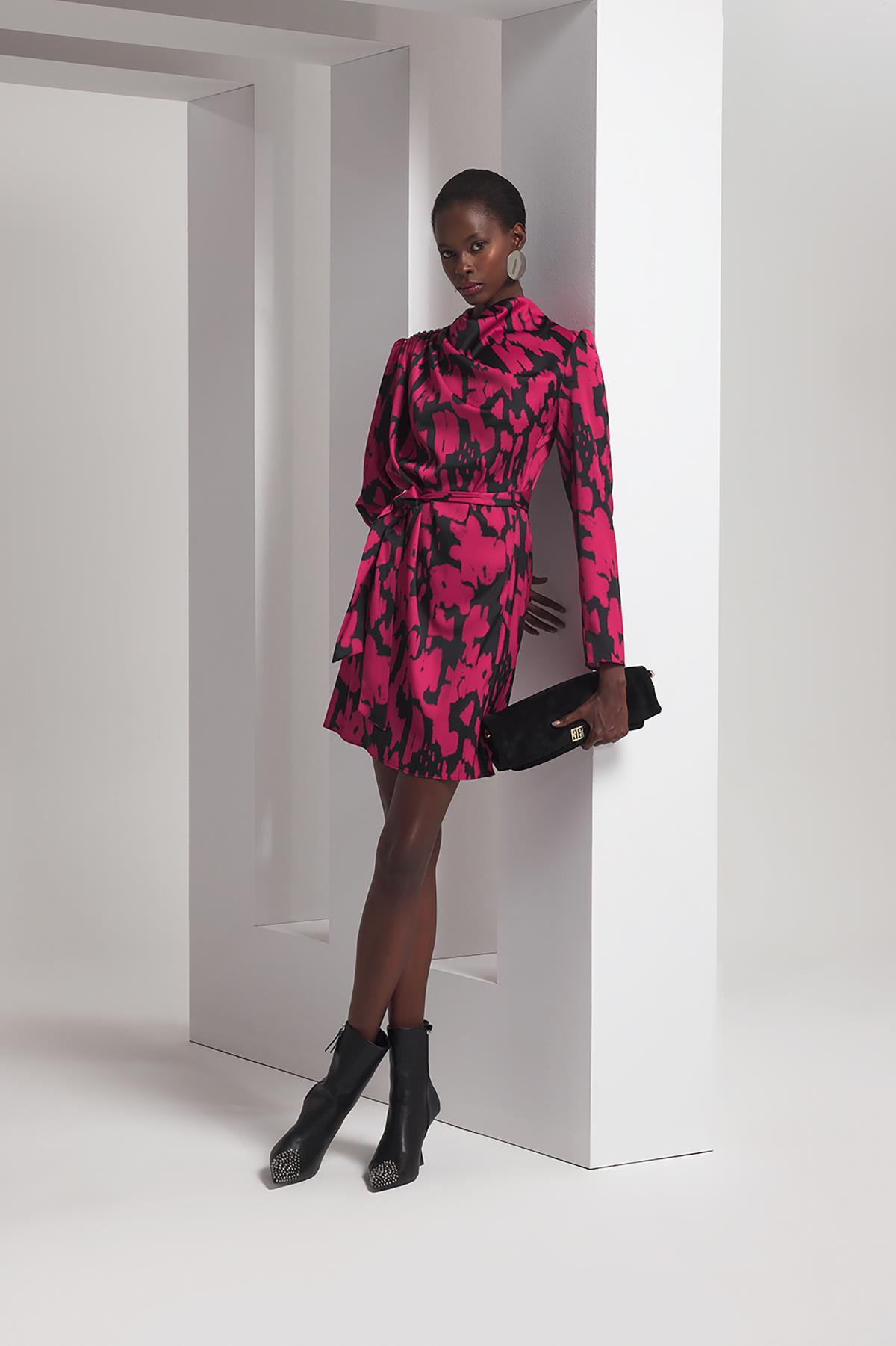 Süet Katlanır Kapamalı Şık Çanta