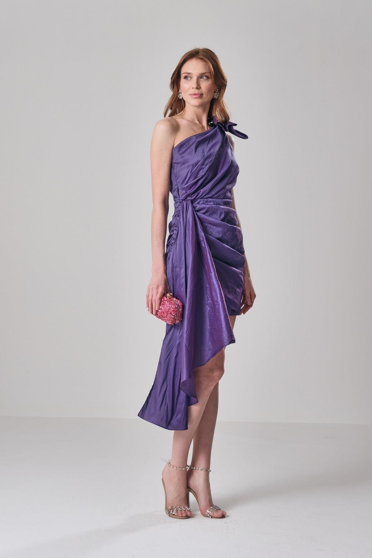 Tek Omuz Büzgülü Şık Mini Abiye Elbise