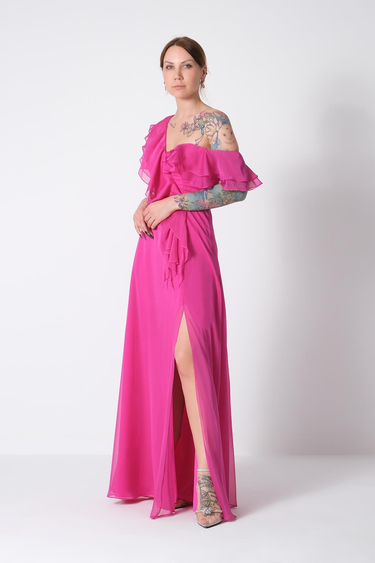 Tek Omuz Volanlı Parlak Şifon Maksi Boy Abiye Elbise