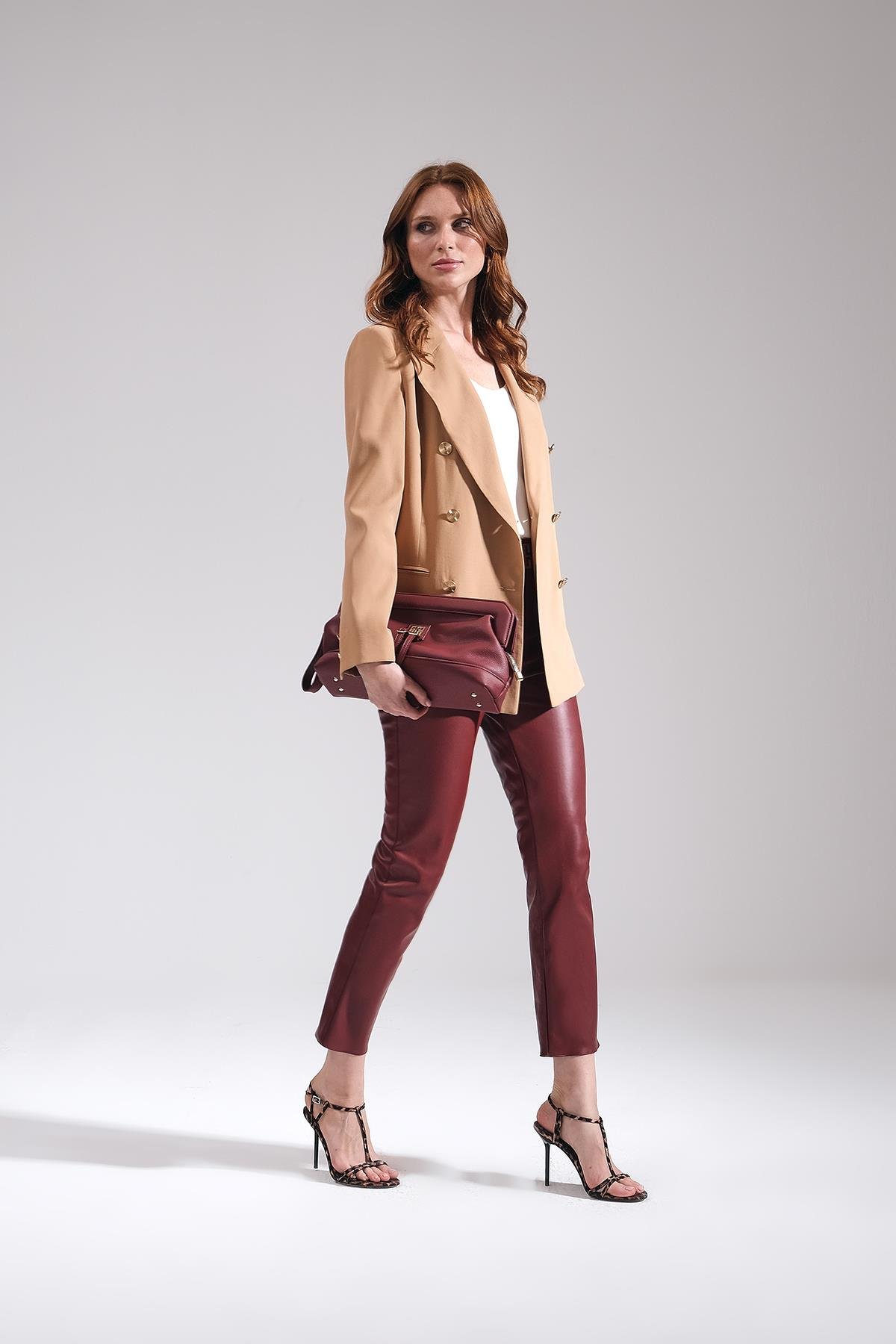 Vegan Deri Gold Metal Logolu Yüksek Bel Pantolon