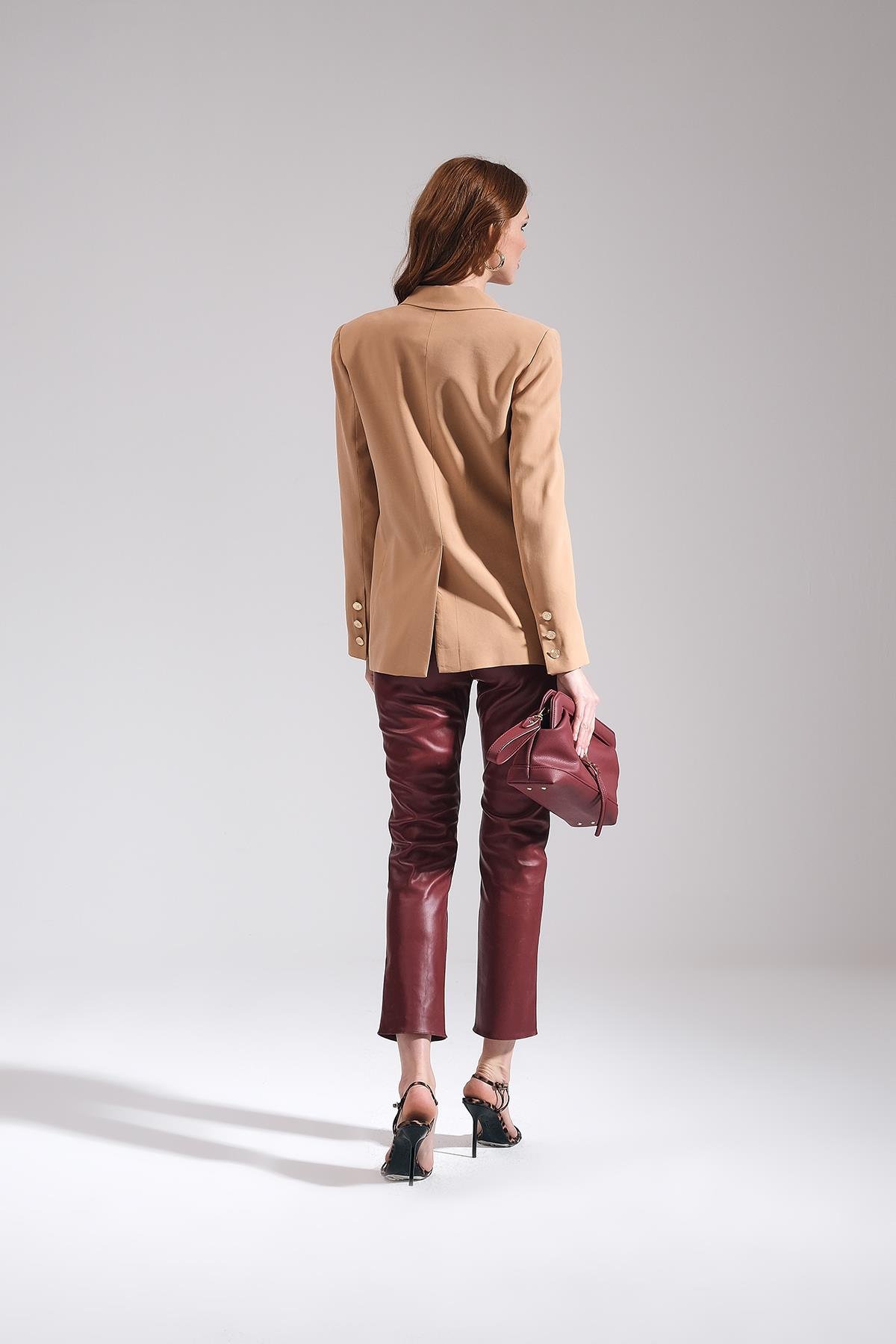 Vegan Deri Gold Metal Logolu Yüksek Bel Pantolon