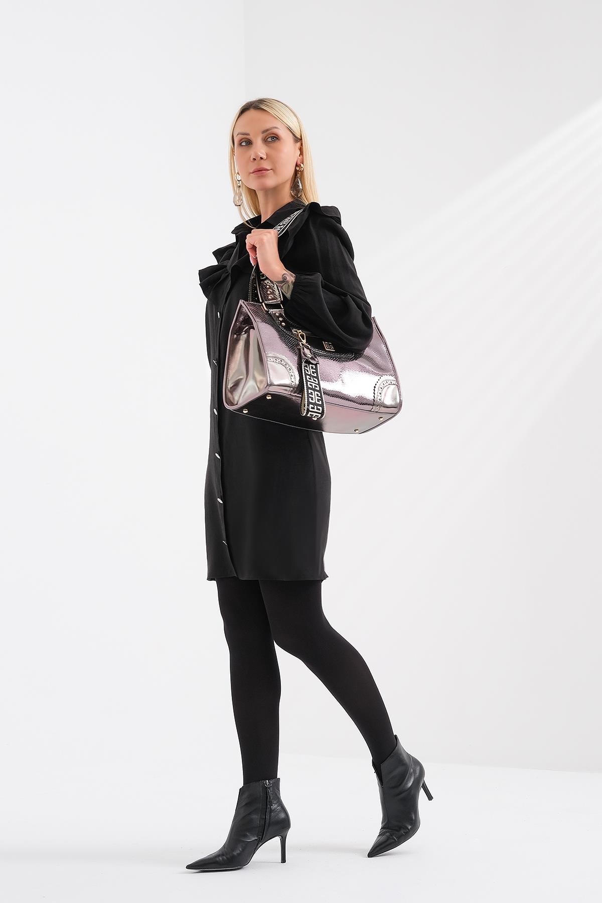 Volan Detaylı Kolu Lastikli Elbise