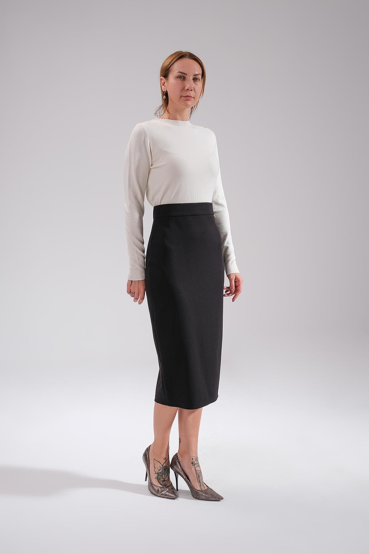 Yırtmaç Detaylı Midi Etek