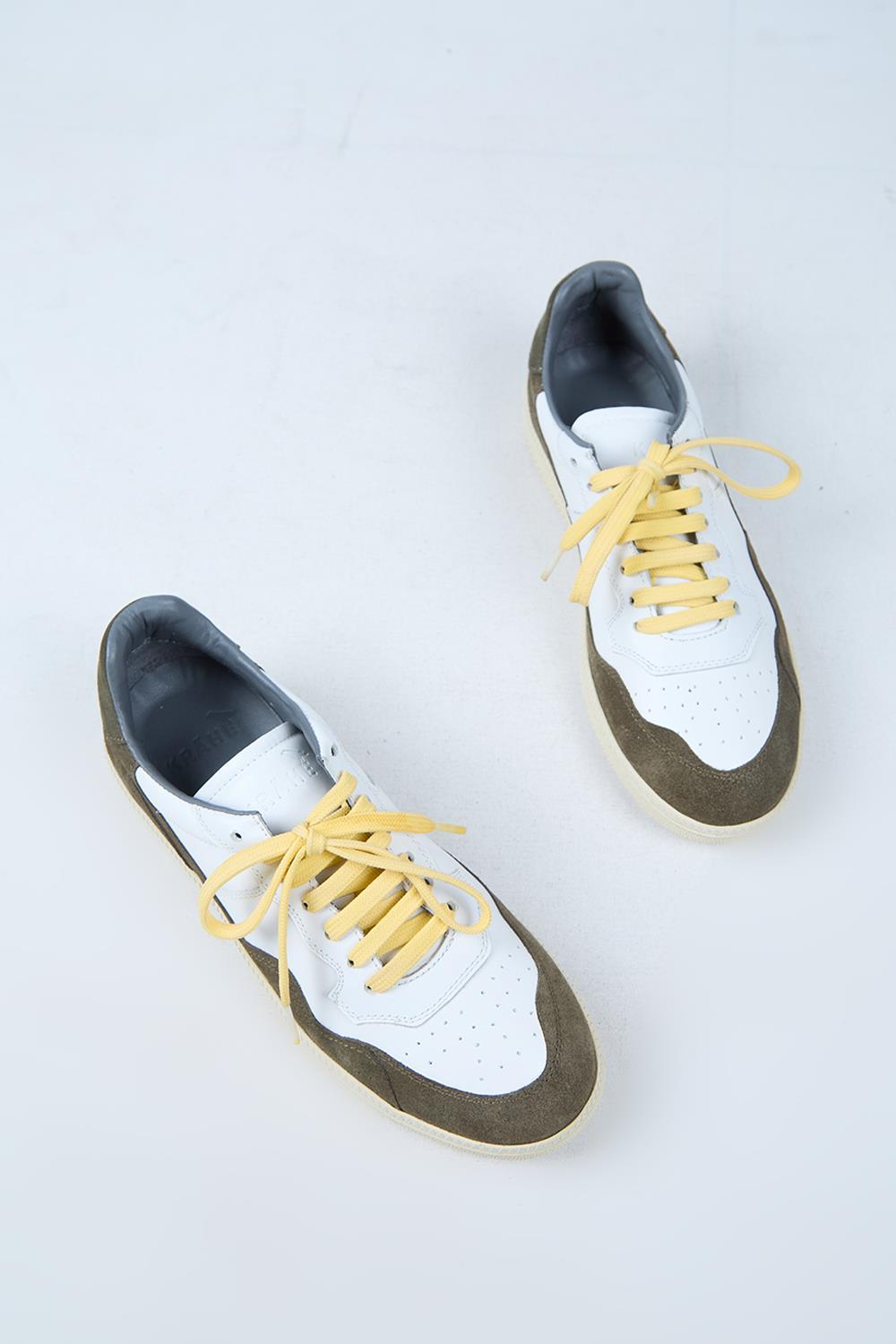 Krahe Artemis Erkek Hakiki Deri El Boyamalı Bağcık Ve İki Yedek Bağcıklı Beyaz-Haki Sneakers