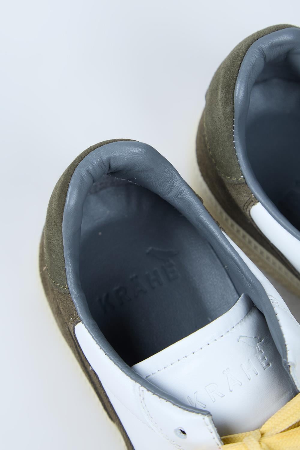 Krahe Artemis Erkek Hakiki Deri El Boyamalı Bağcık Ve İki Yedek Bağcıklı Beyaz-Haki Sneakers