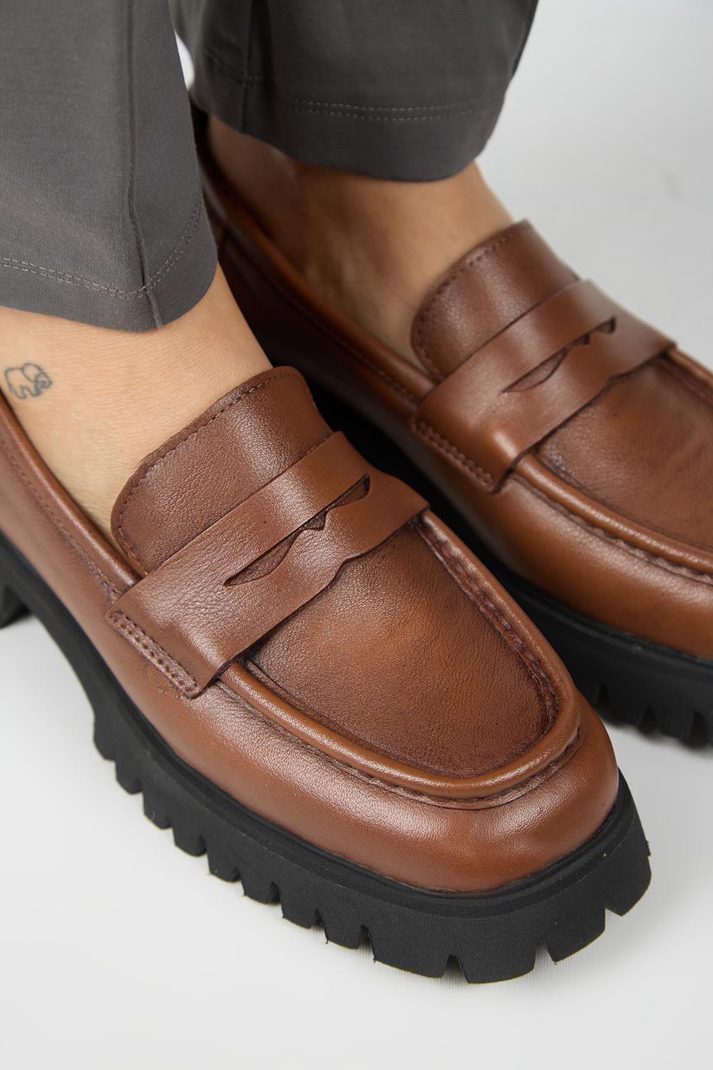 Manijero Cepmen Kadın Deri Köşeli  Hakiki Deri Loafer Taba Ayakkabı