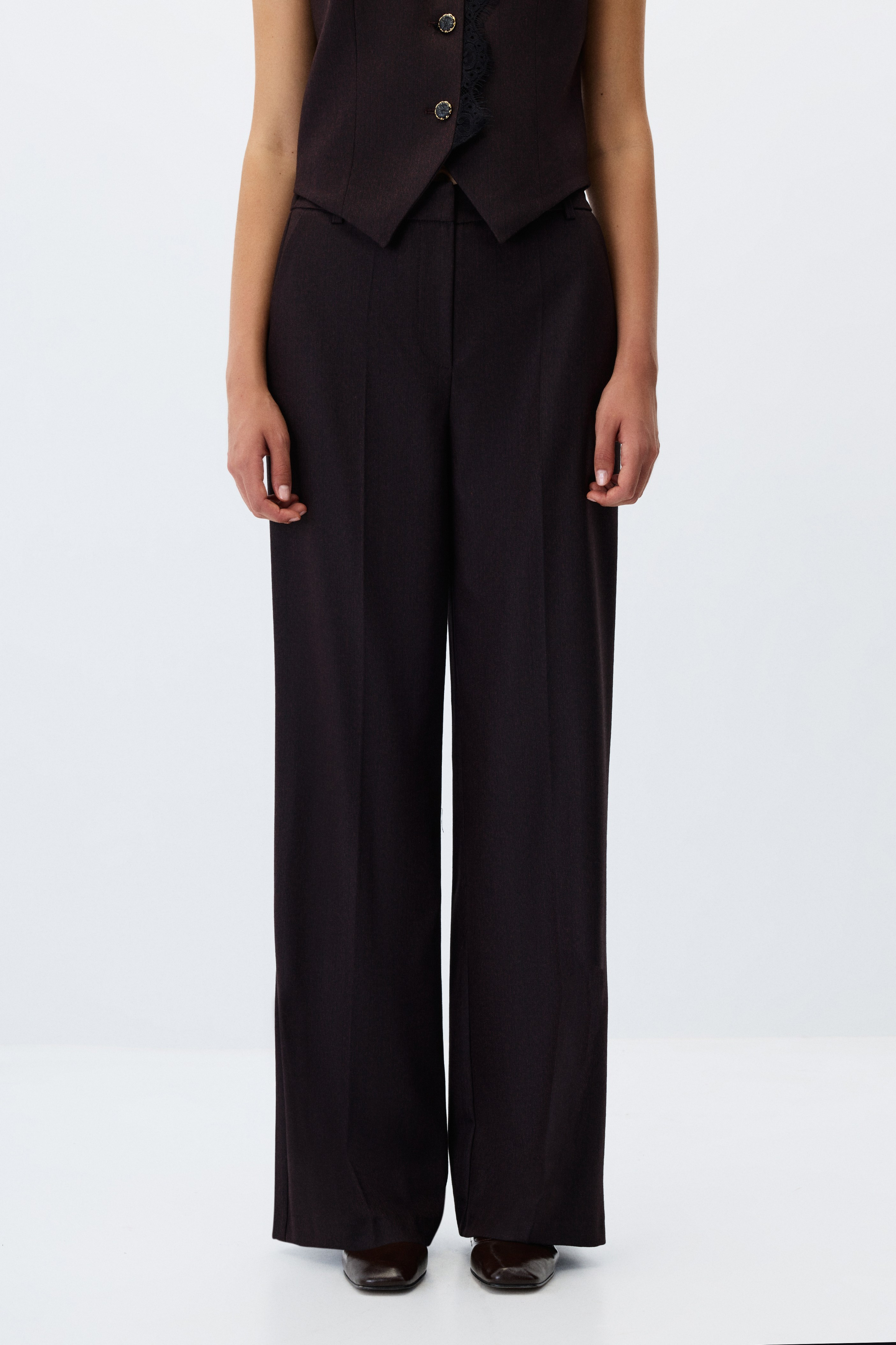 2132-0335 SUIT (P)