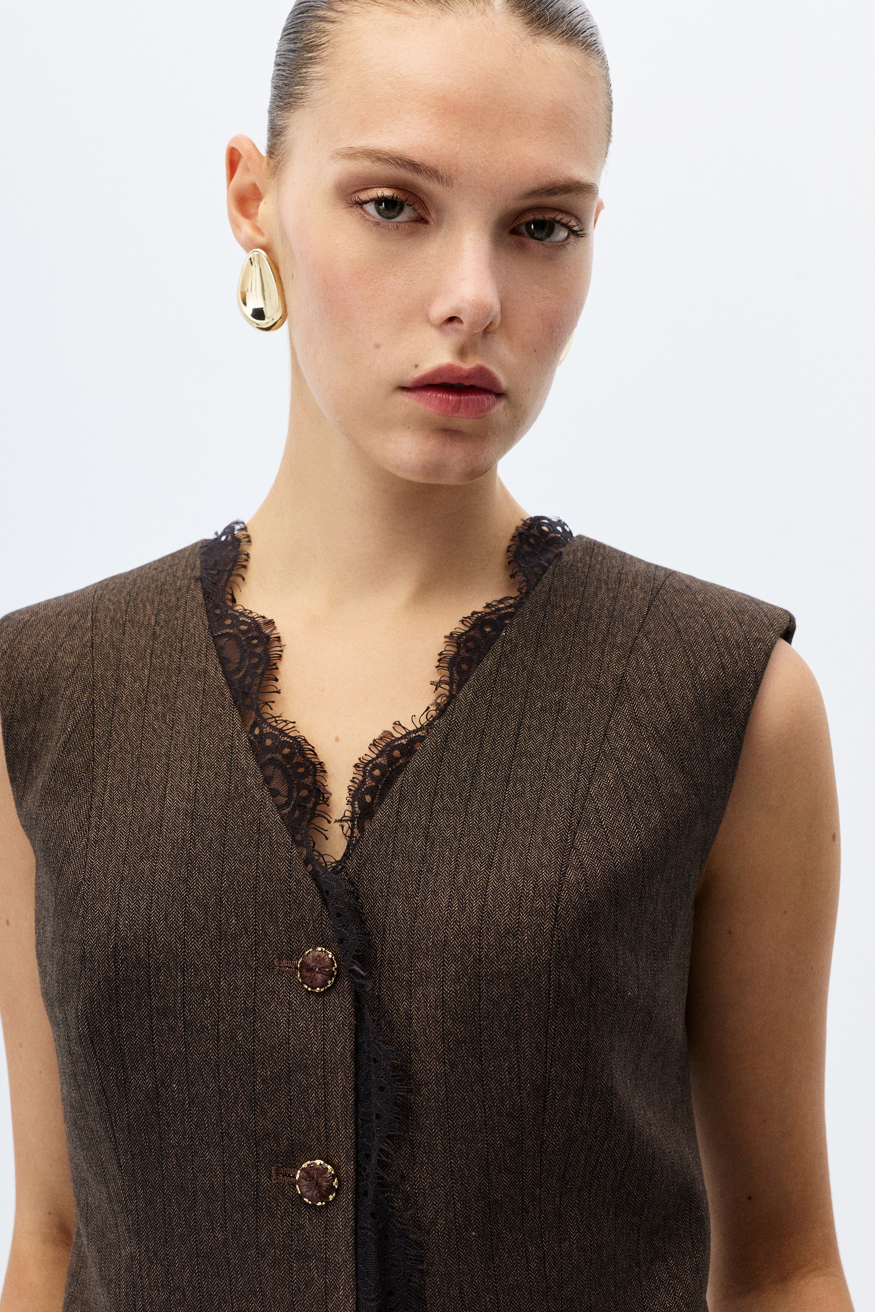 2132-0335 SUIT (P)