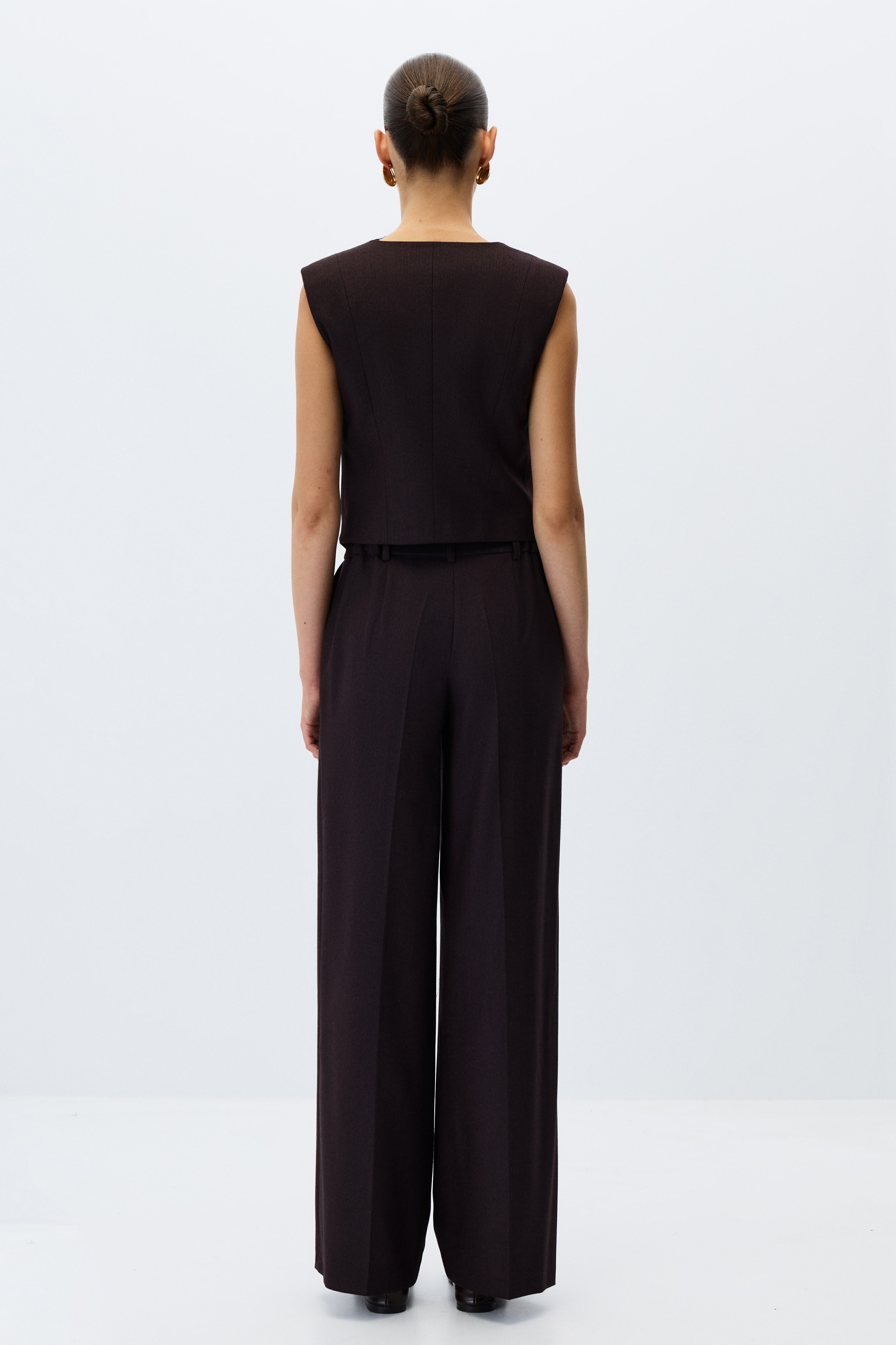 2132-0335 SUIT (P)
