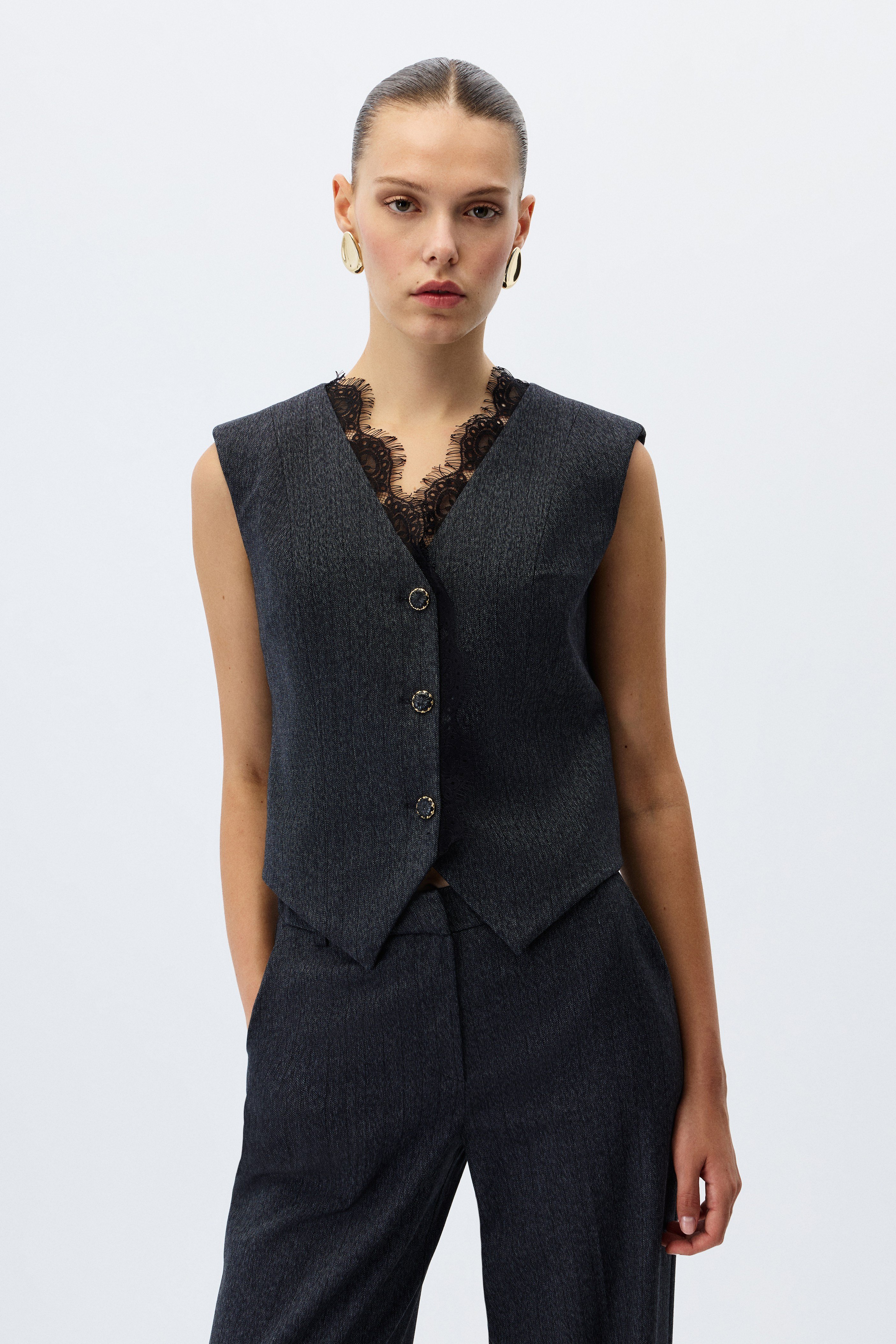 2132-0335 SUIT (P)