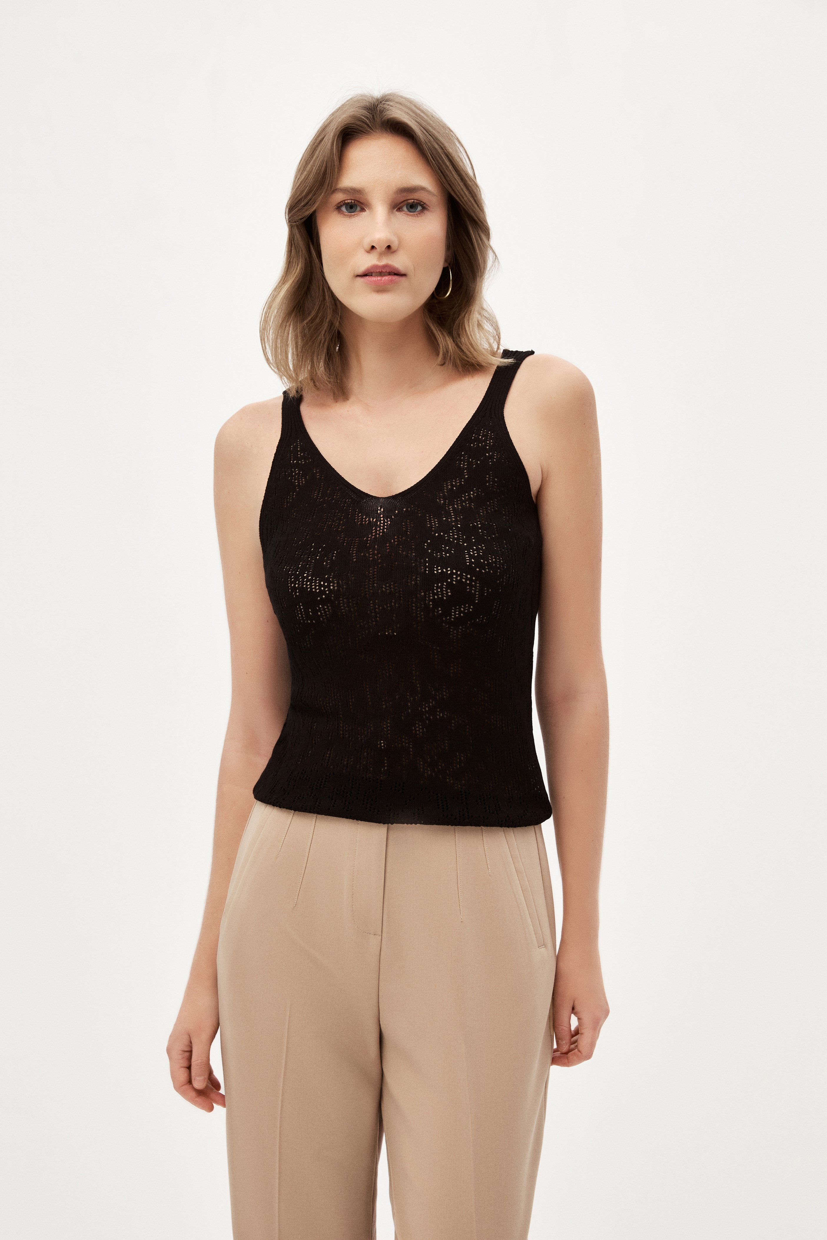 4678-831  KNITWEAR