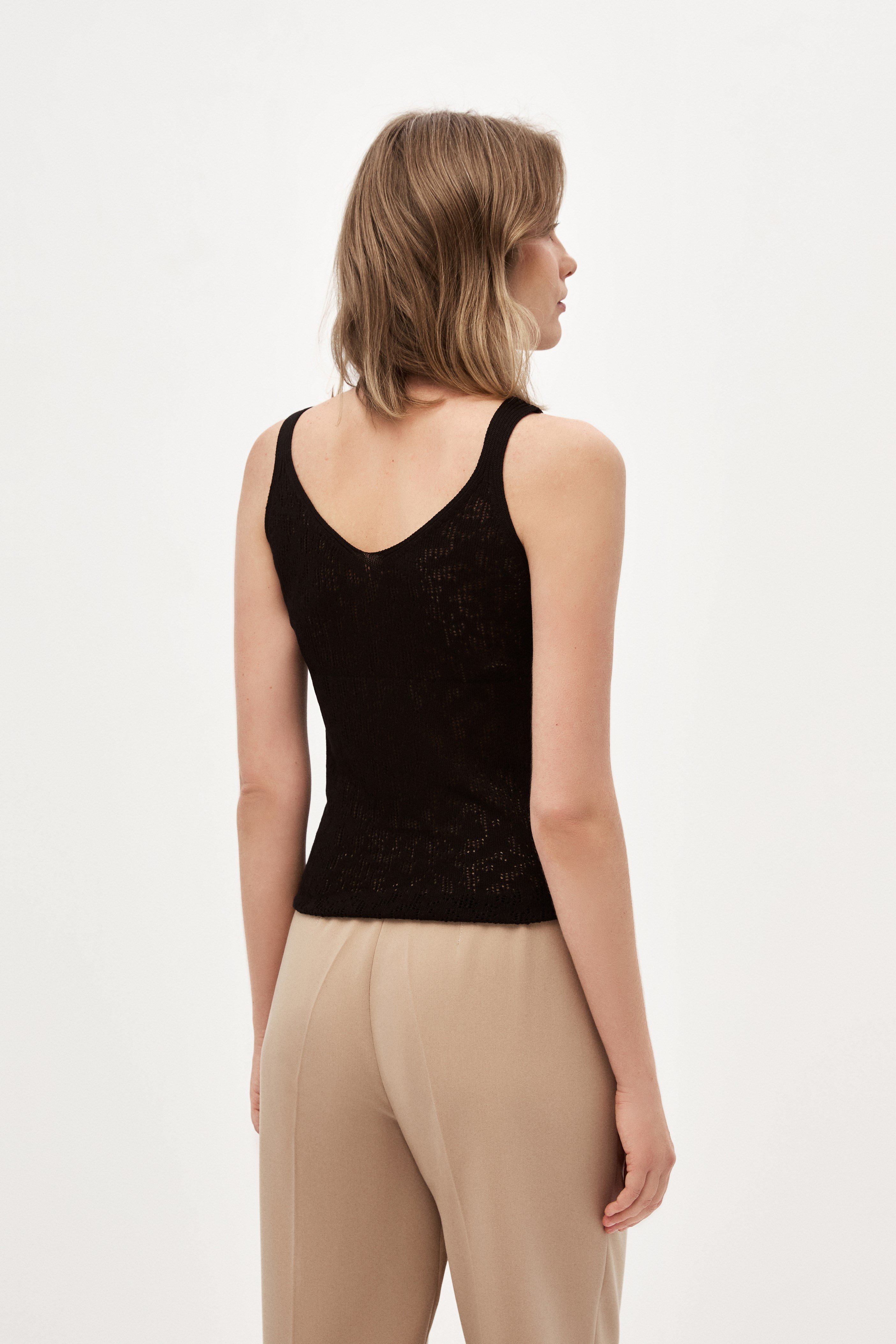 4678-831  KNITWEAR