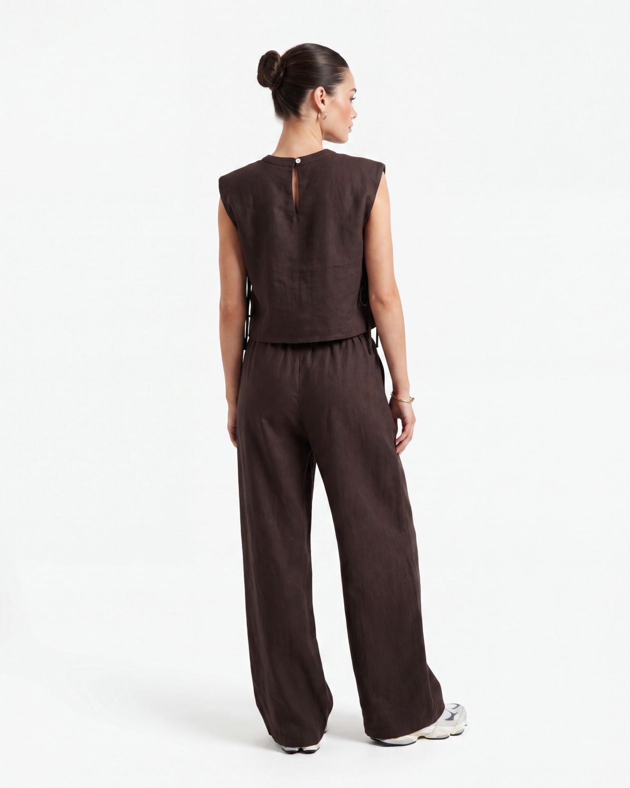 7077 SETBrown
