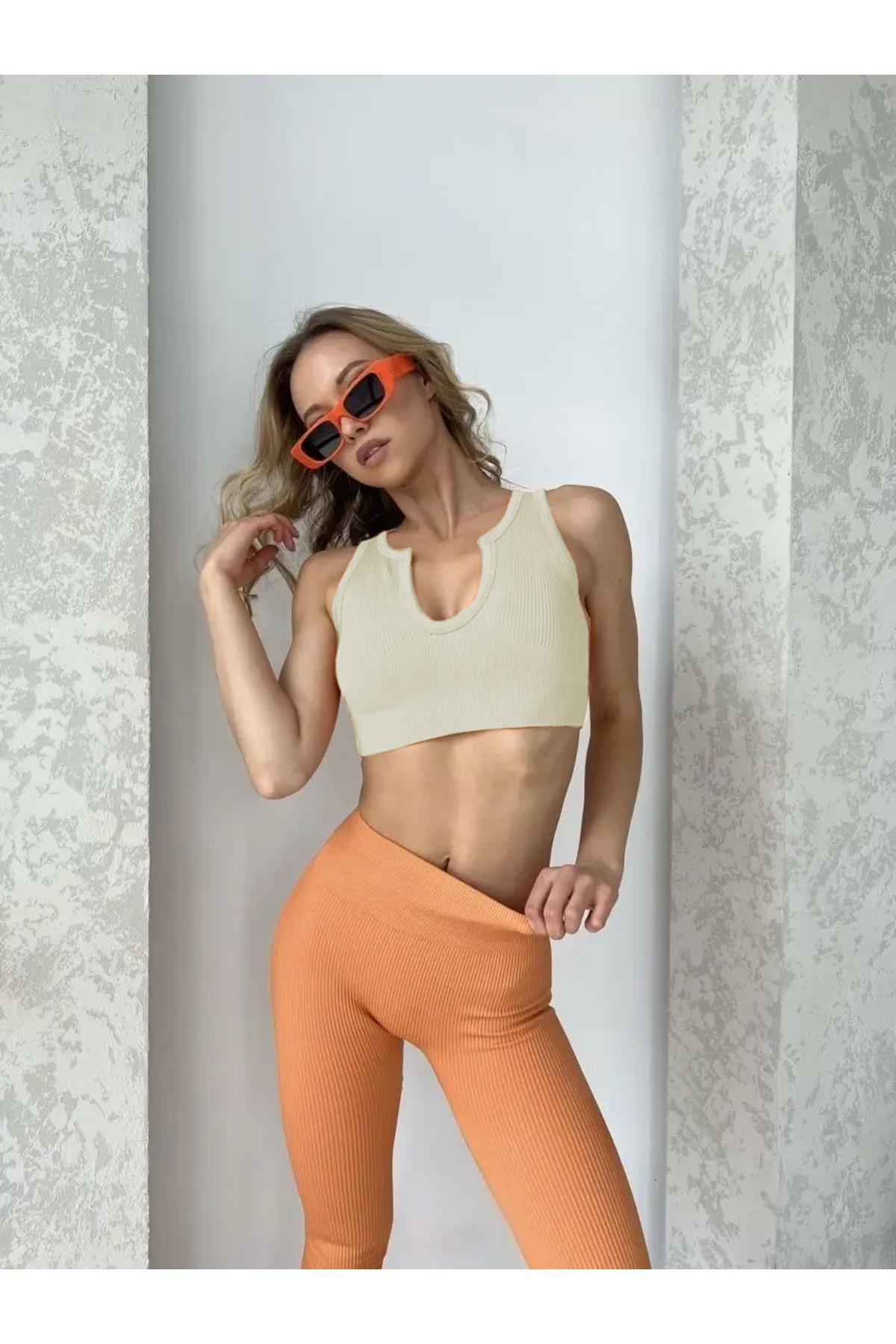 Florio Model Toparlayıcı Dikişsiz Biker Sütyen Fitilli Crop Ekru Renk