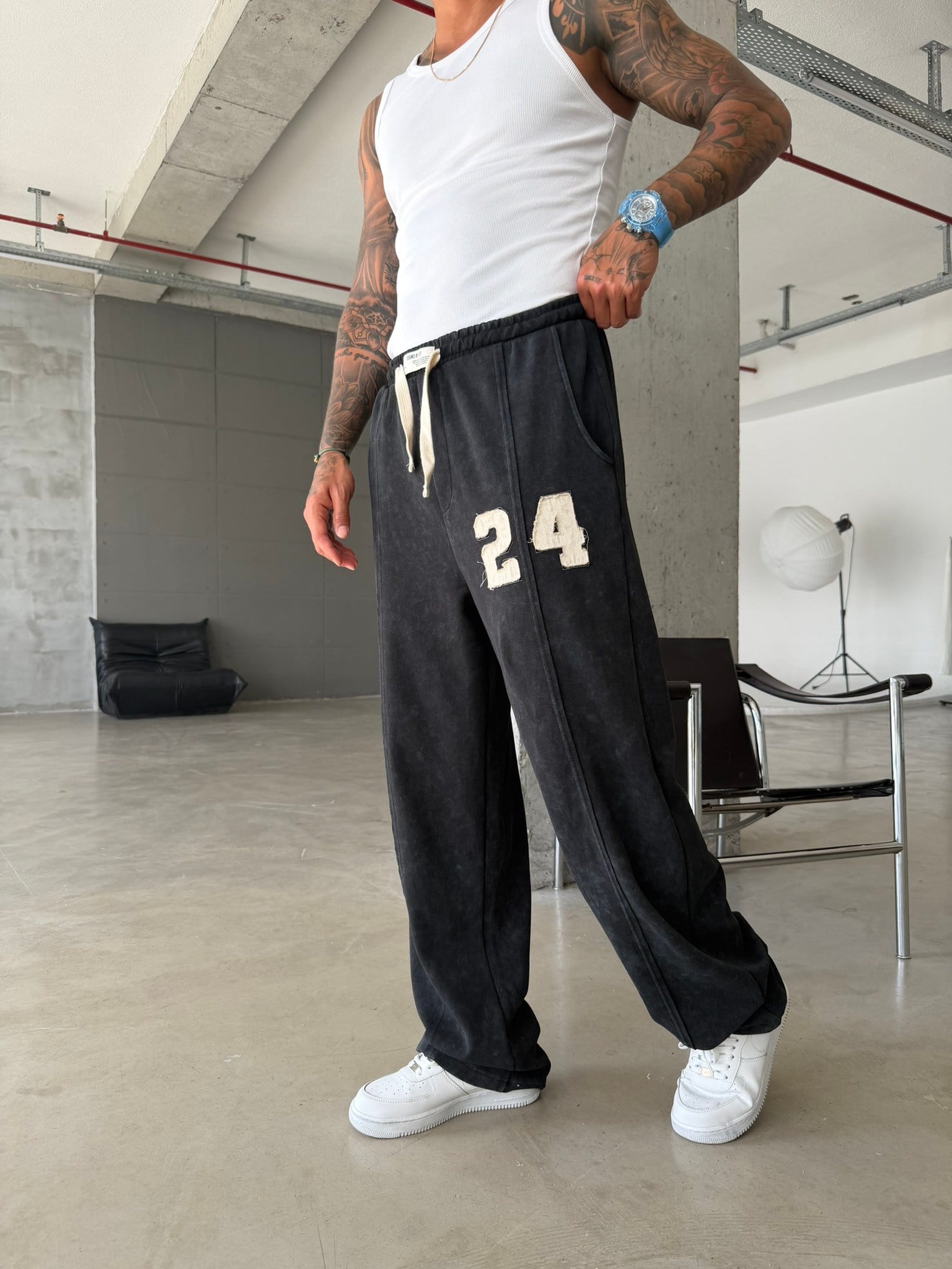 24 Nakışlı Premium Yıkamalı Eşofman - Siyah