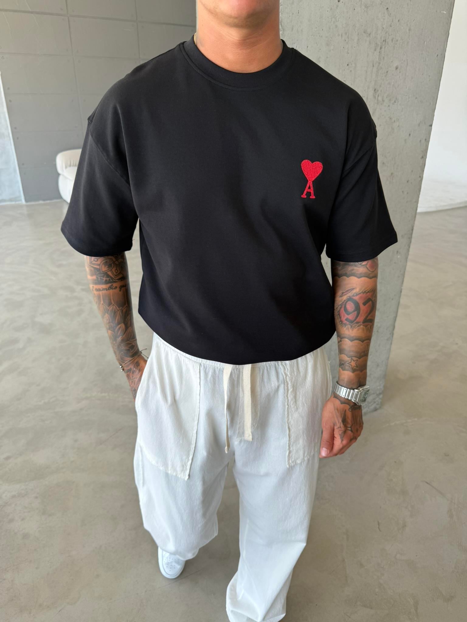 A Kalp Nakışlı Basic T-Shirt - Siyah