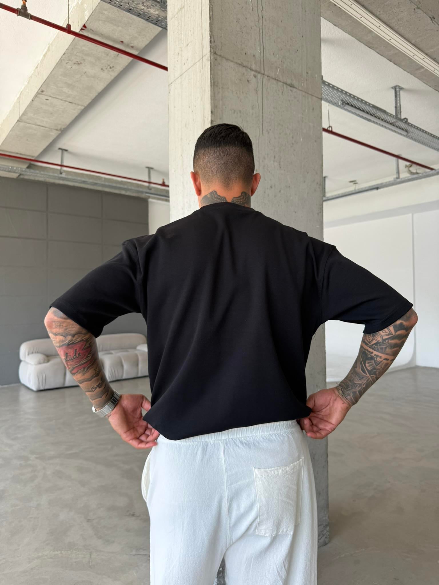 A Kalp Nakışlı Basic T-Shirt - Siyah