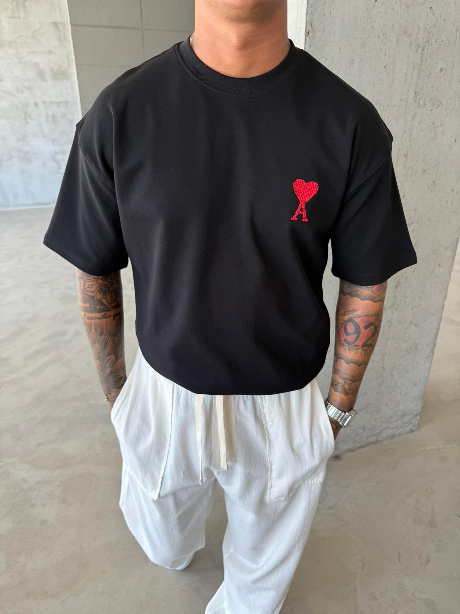 A Kalp Nakışlı Basic T-Shirt - Siyah