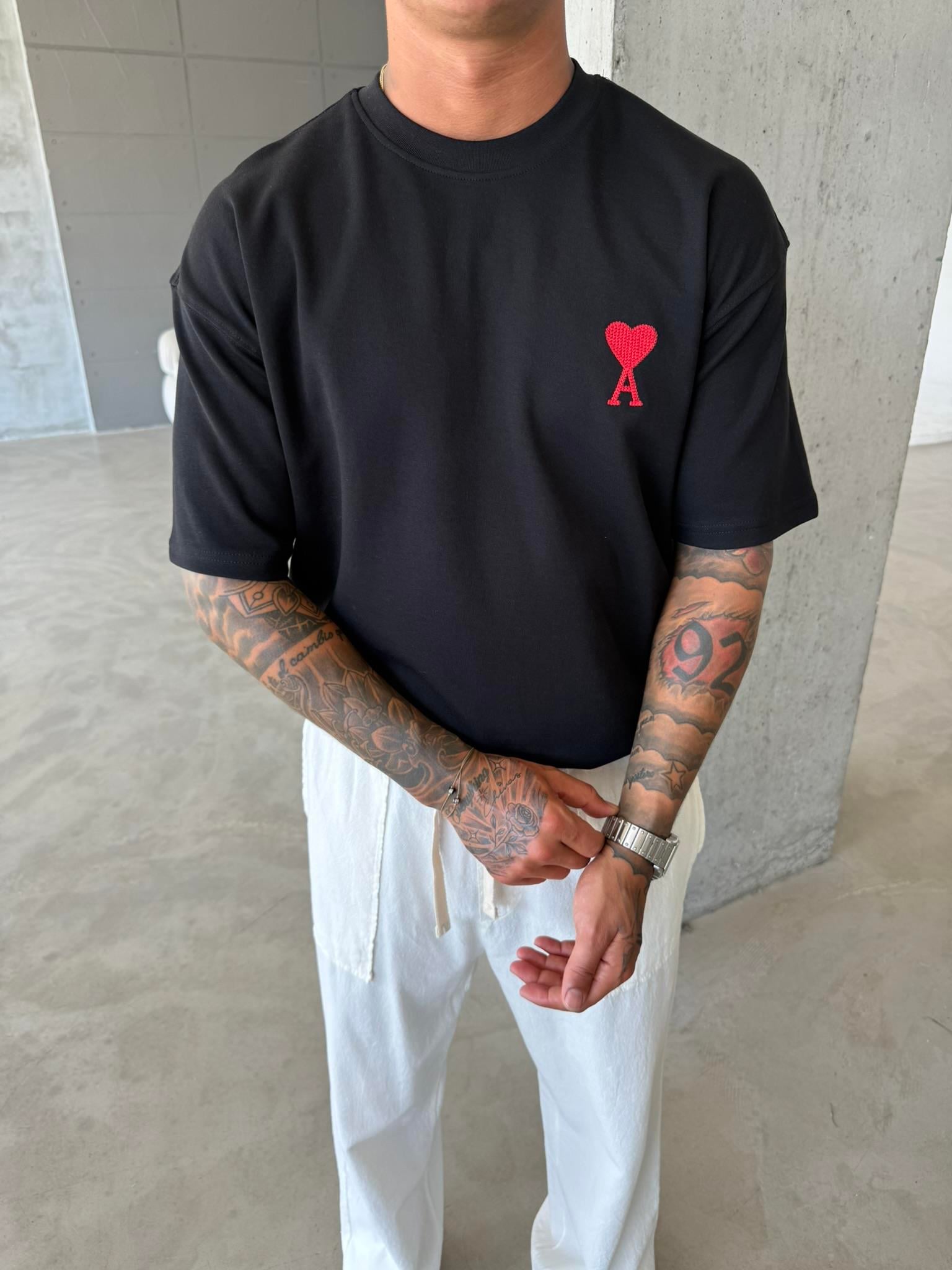 A Kalp Nakışlı Basic T-Shirt - Siyah