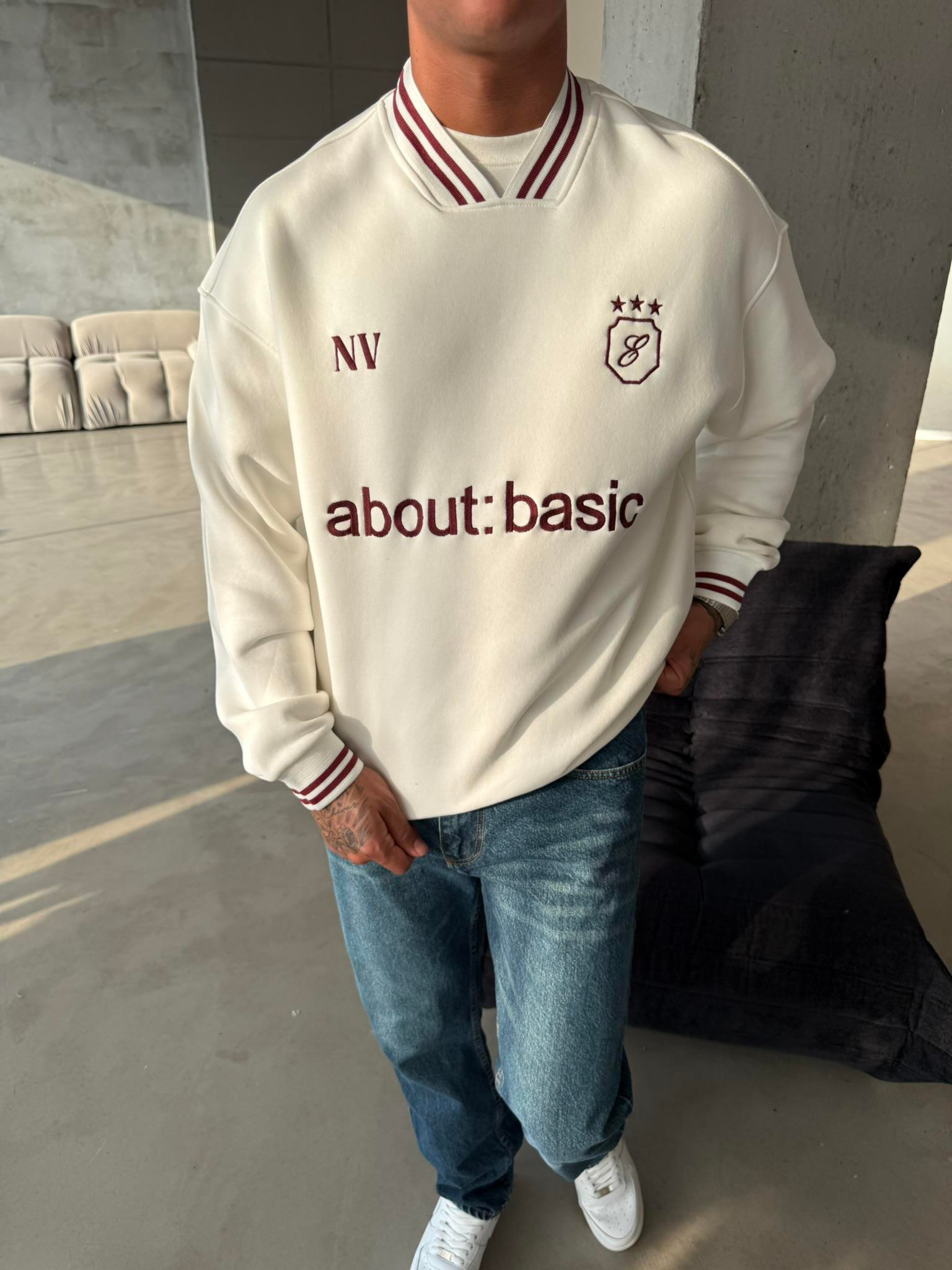 About Basic Sweatshirt - Bordo