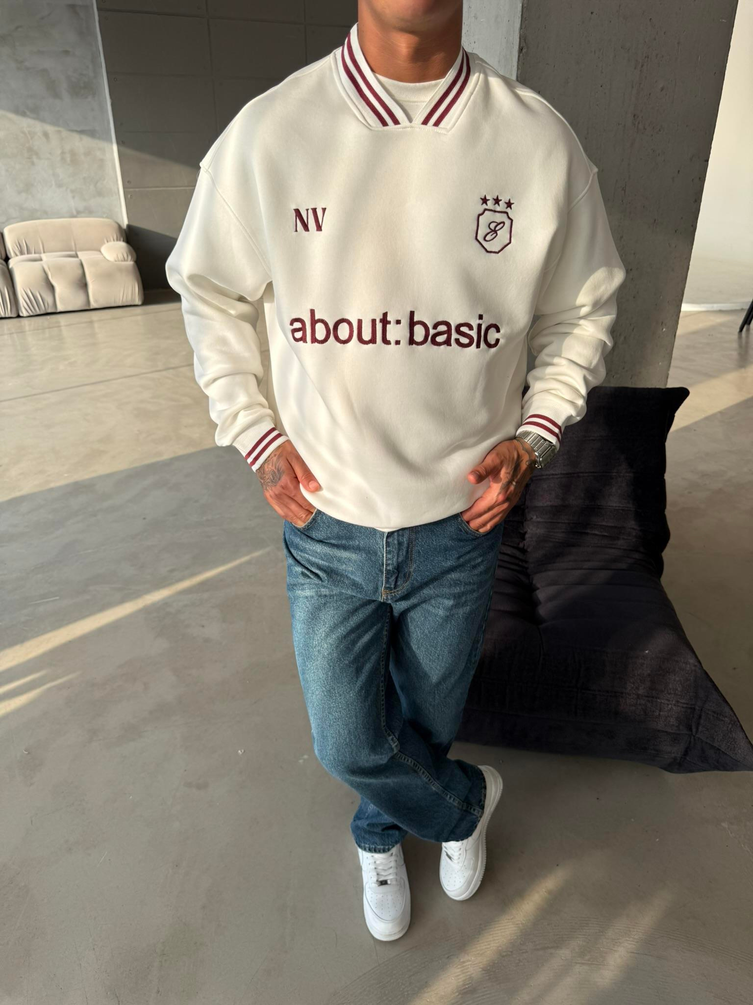 About Basic Sweatshirt - Bordo